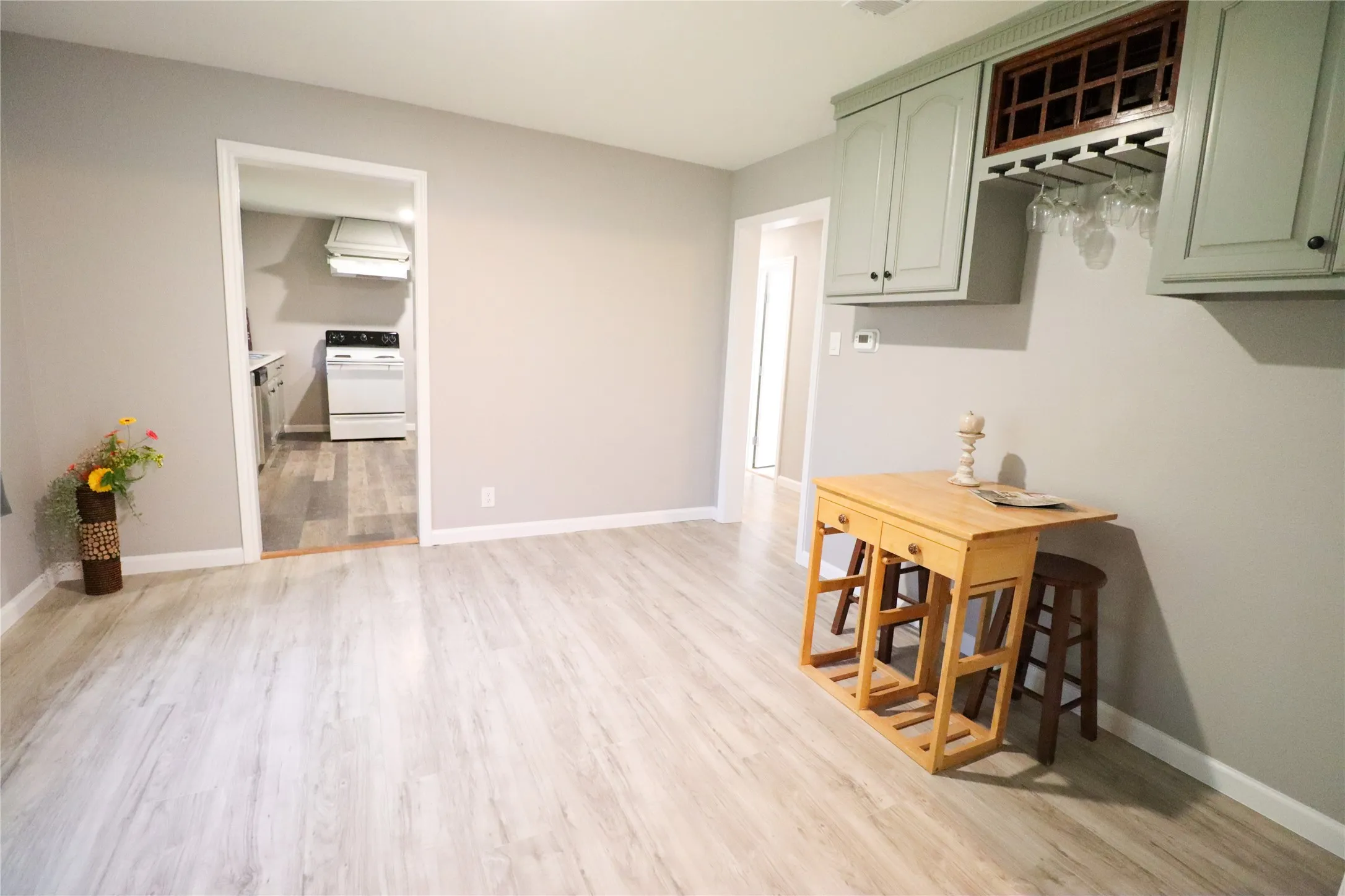 Single Family Residence For Sale in Tarrant County , 2208 N Sylvania Avenue, Fort Worth, Texas 76111, 2 Bedroom, 1 Bathroom, Garage spaces, 1,190 Sqft, built in 1929, mls#20798631, Real Estate Agent in Fort Worth, Homes For Sale in Tarrant county, Homes For Sale in Fort Worth, Realtor in Fort Worth Texas, Real Estate Brokerage Independent Realty Texas, Luminita Cordes Realtor