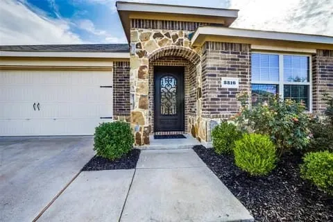 Single Family Residence For Sale in Kaufman County , 2316 Julia Lane, Forney, Texas 75126, 4 Bedrooms, 2 Bathrooms, 2 Garage spaces, 1,905 Sqft, built in 2018, Price $239,995, mls#20800906, Real Estate Agent in Forney, Homes For Sale in Kaufman county, Homes For Sale in Forney, Realtor in Forney Texas, Real Estate Brokerage Independent Realty Texas, Luminita Cordes Realtor
