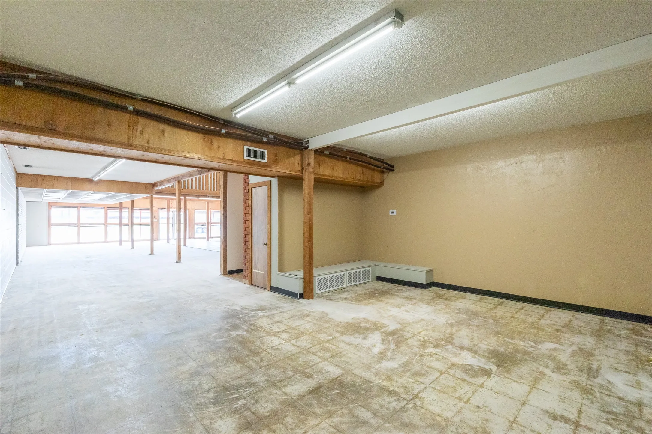 Retail For Sale in Taylor County , 1402 S Clack Street, Abilene, Texas 79605, 0, 0, Garage spaces, 0 Sqft, built in 1976, Preowned, Price $1,500,000, mls#20800914, Real Estate Agent in Abilene, Homes For Sale in Taylor county, Homes For Sale in Abilene, Realtor in Abilene Texas, Real Estate Brokerage Independent Realty Texas, Luminita Cordes Realtor
