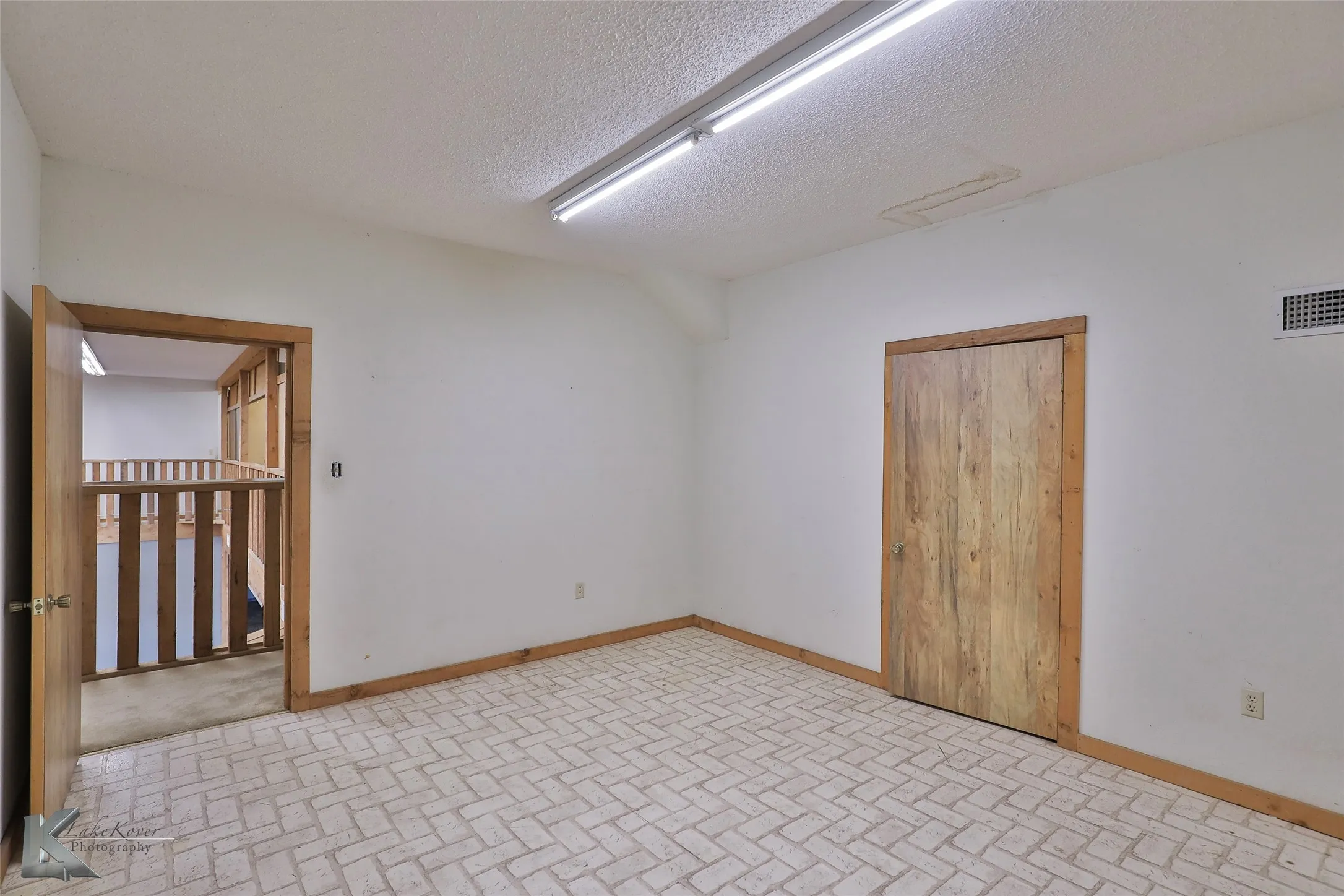 Retail For Sale in Taylor County , 1402 S Clack Street, Abilene, Texas 79605, 0, 0, Garage spaces, 0 Sqft, built in 1976, Preowned, Price $1,500,000, mls#20800914, Real Estate Agent in Abilene, Homes For Sale in Taylor county, Homes For Sale in Abilene, Realtor in Abilene Texas, Real Estate Brokerage Independent Realty Texas, Luminita Cordes Realtor