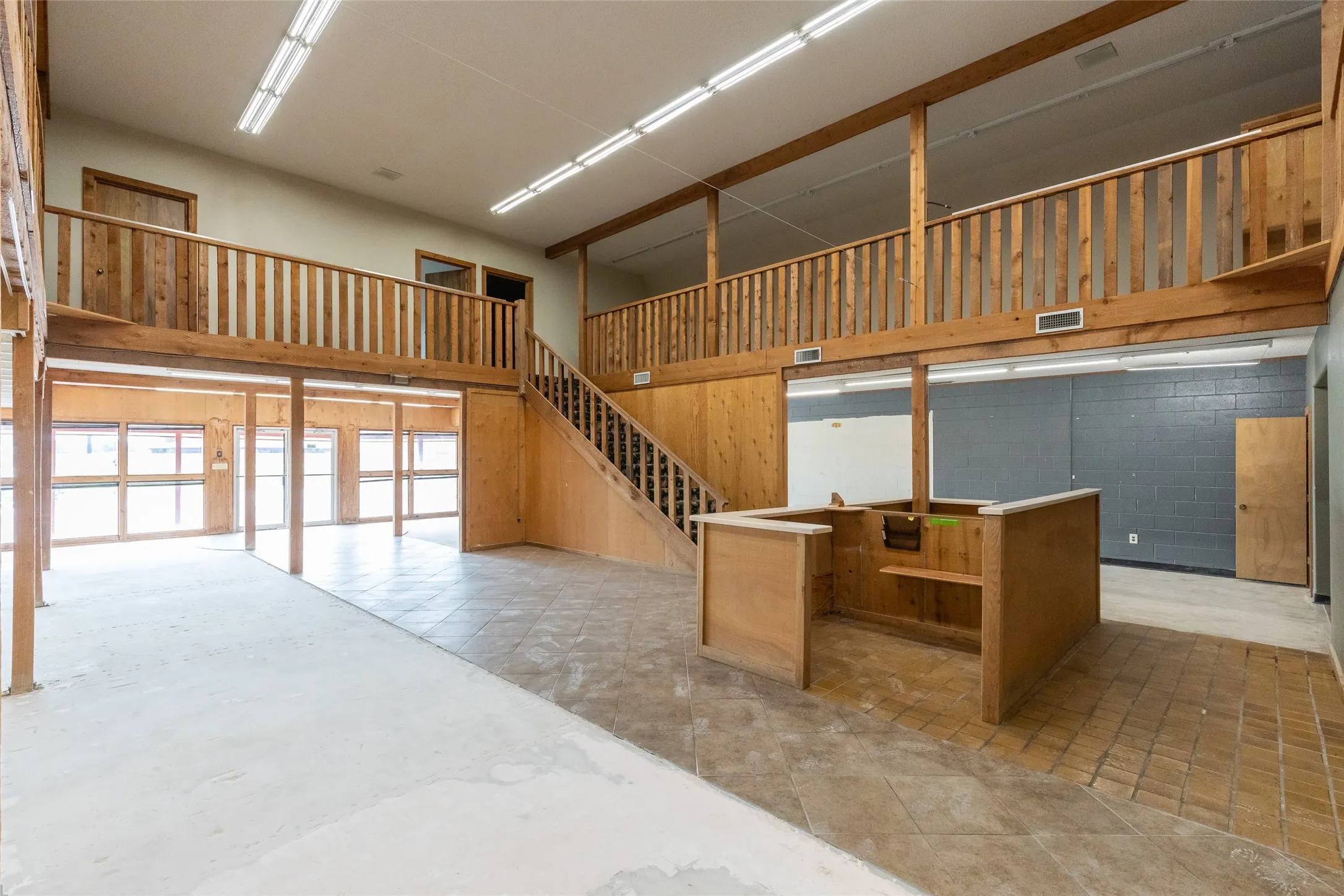 Retail For Sale in Taylor County , 1402 S Clack Street, Abilene, Texas 79605, 0, 0, Garage spaces, 0 Sqft, built in 1976, Preowned, Price $1,500,000, mls#20800914, Real Estate Agent in Abilene, Homes For Sale in Taylor county, Homes For Sale in Abilene, Realtor in Abilene Texas, Real Estate Brokerage Independent Realty Texas, Luminita Cordes Realtor