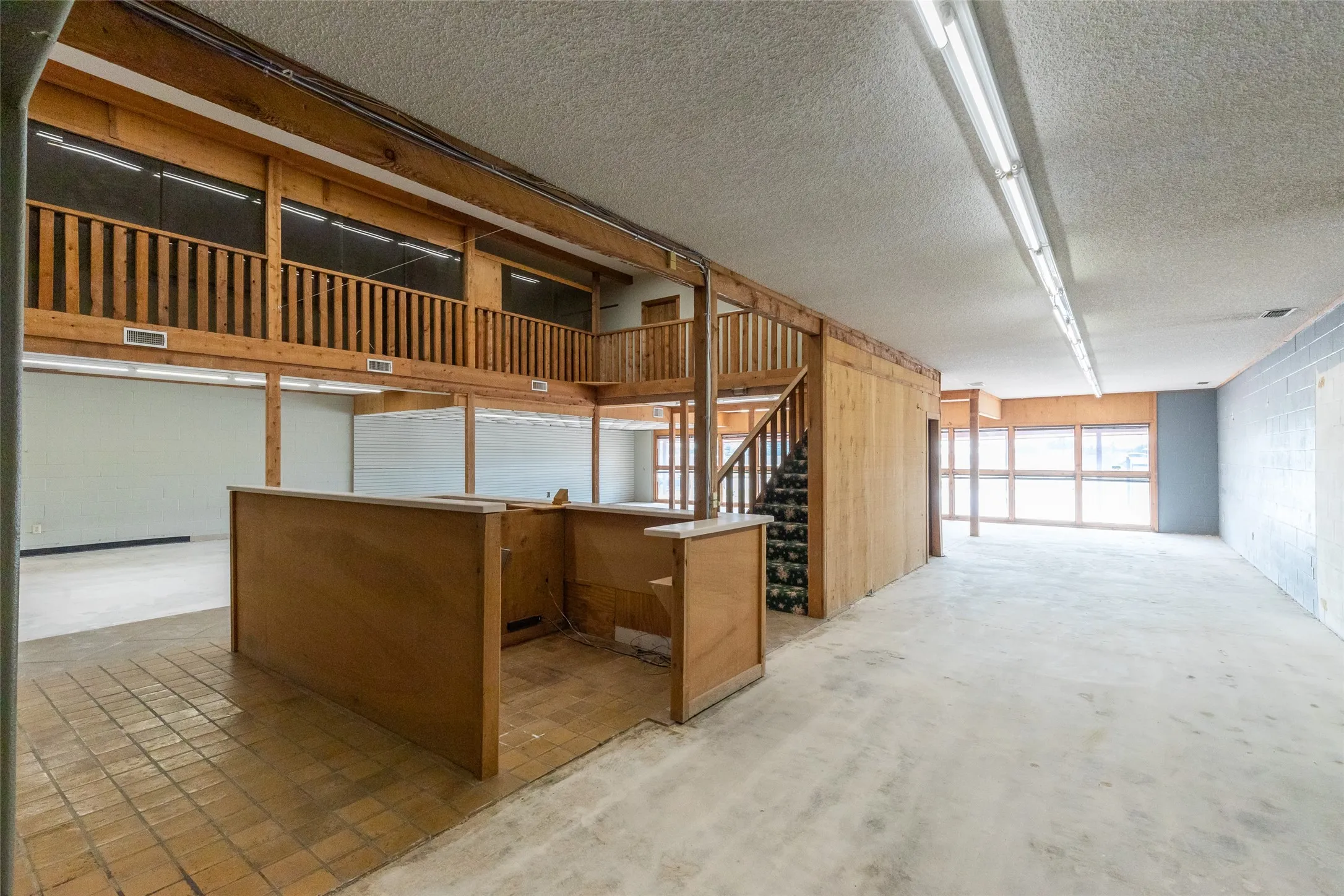 Retail For Sale in Taylor County , 1402 S Clack Street, Abilene, Texas 79605, 0, 0, Garage spaces, 0 Sqft, built in 1976, Preowned, Price $1,500,000, mls#20800914, Real Estate Agent in Abilene, Homes For Sale in Taylor county, Homes For Sale in Abilene, Realtor in Abilene Texas, Real Estate Brokerage Independent Realty Texas, Luminita Cordes Realtor