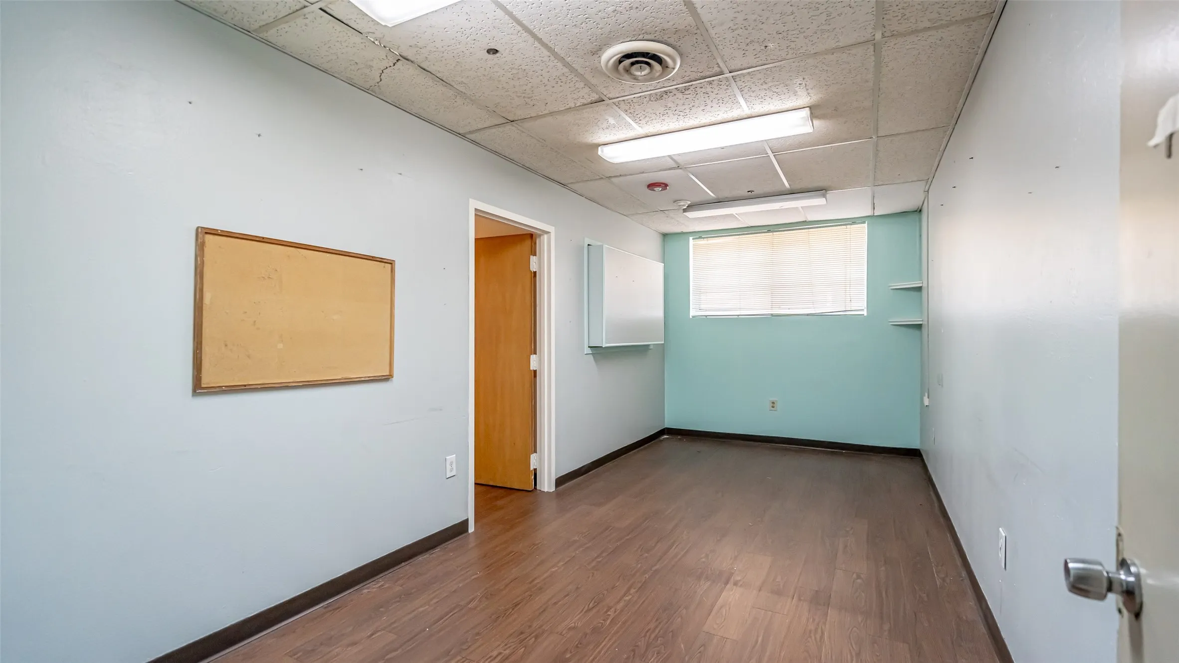 Business For Sale in Tarrant County , 701 S Cherry Lane, White Settlement, Texas 76108, 0, 0, Garage spaces, 0 Sqft, built in 1959, Preowned, mls#20802643, Real Estate Agent in White Settlement, Homes For Sale in Tarrant county, Homes For Sale in White Settlement, Realtor in White Settlement Texas, Real Estate Brokerage Independent Realty Texas, Luminita Cordes Realtor
