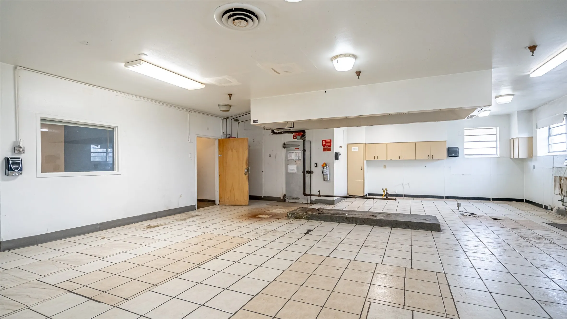 Business For Sale in Tarrant County , 701 S Cherry Lane, White Settlement, Texas 76108, 0, 0, Garage spaces, 0 Sqft, built in 1959, Preowned, mls#20802643, Real Estate Agent in White Settlement, Homes For Sale in Tarrant county, Homes For Sale in White Settlement, Realtor in White Settlement Texas, Real Estate Brokerage Independent Realty Texas, Luminita Cordes Realtor