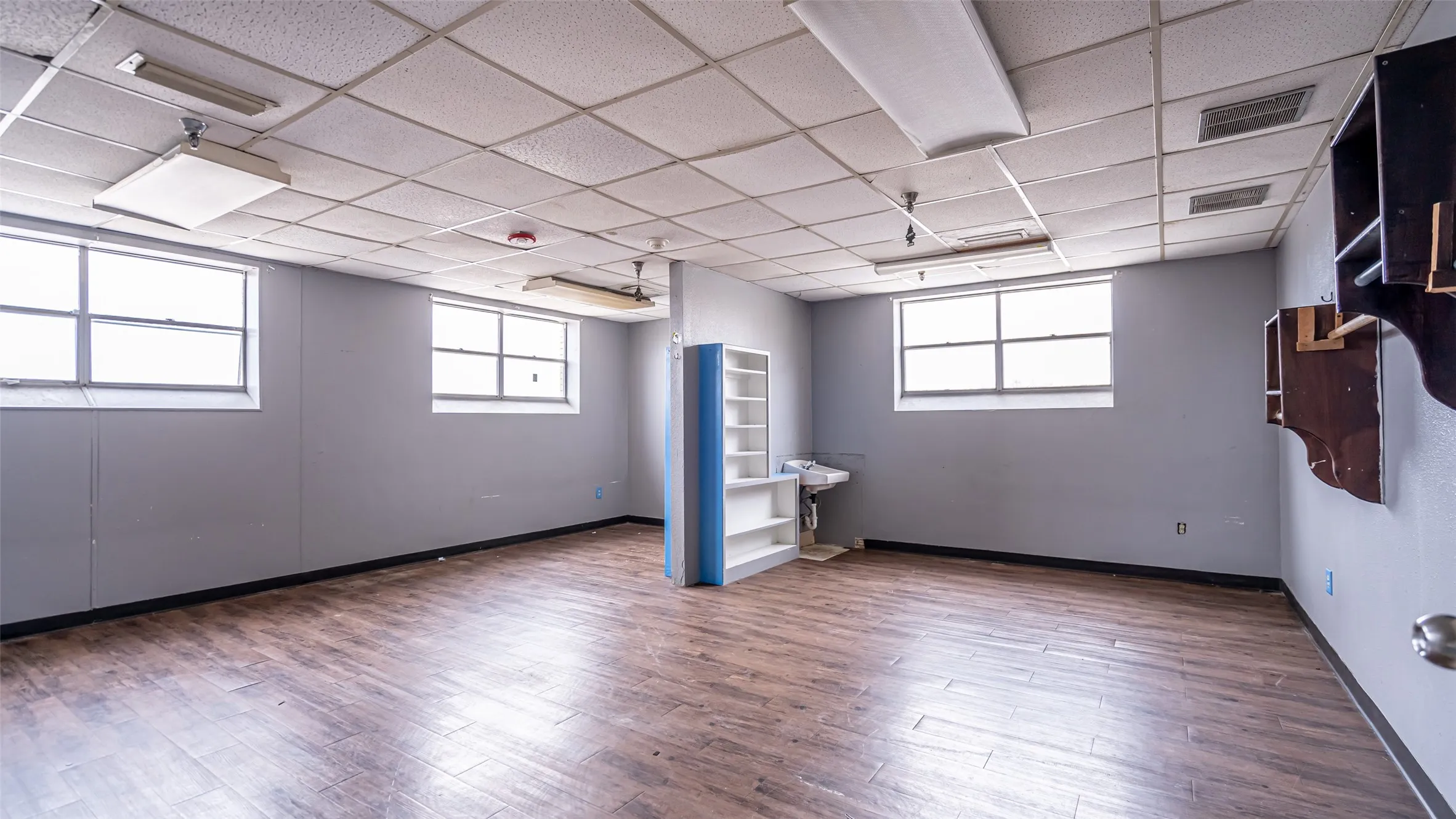 Business For Sale in Tarrant County , 701 S Cherry Lane, White Settlement, Texas 76108, 0, 0, Garage spaces, 0 Sqft, built in 1959, Preowned, mls#20802643, Real Estate Agent in White Settlement, Homes For Sale in Tarrant county, Homes For Sale in White Settlement, Realtor in White Settlement Texas, Real Estate Brokerage Independent Realty Texas, Luminita Cordes Realtor