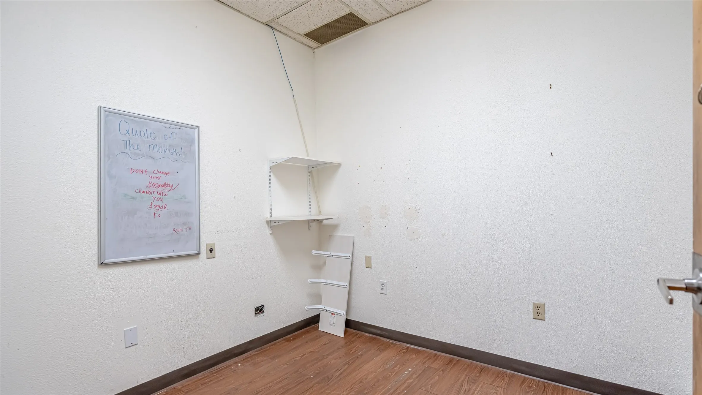 Business For Rent in Tarrant County , 701 S Cherry Lane, White Settlement, Texas 76108, 0, 0, Garage spaces, 0 Sqft, built in 1959, Preowned, mls#20802646, Real Estate Agent in White Settlement, Homes For Rent in Tarrant county, Homes For Rent in White Settlement, Realtor in White Settlement Texas, Real Estate Brokerage Independent Realty Texas, Luminita Cordes Realtor