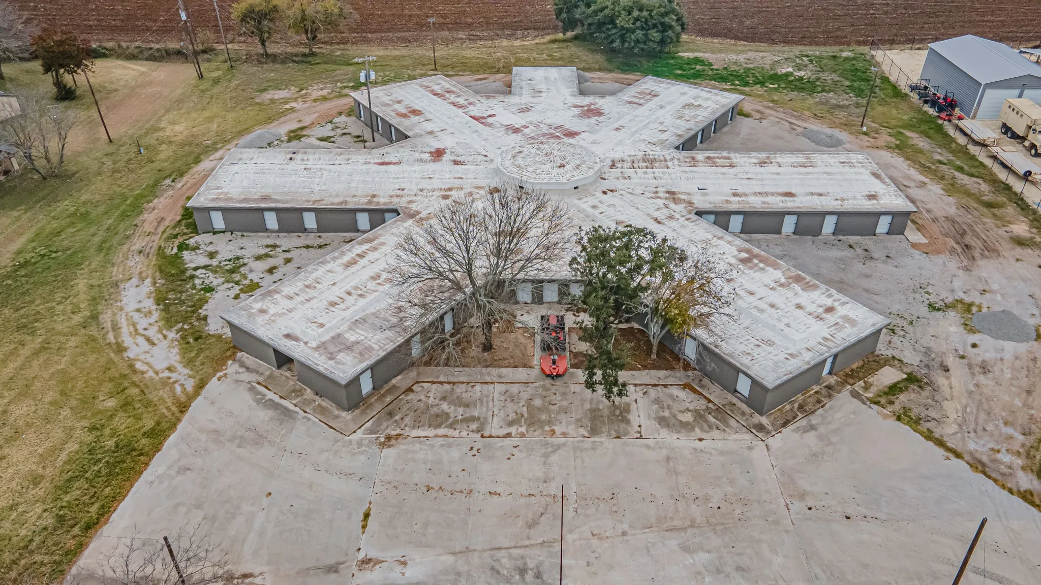 Business For Sale in Erath County , 715 Sheehan, Dublin, Texas 76446, 0, 0, Garage spaces, 22,486 Sqft, built in 1980, Preowned, Price $400,000, mls#20802996, Real Estate Agent in Dublin, Homes For Sale in Erath county, Homes For Sale in Dublin, Realtor in Dublin Texas, Real Estate Brokerage Independent Realty Texas, Luminita Cordes Realtor
