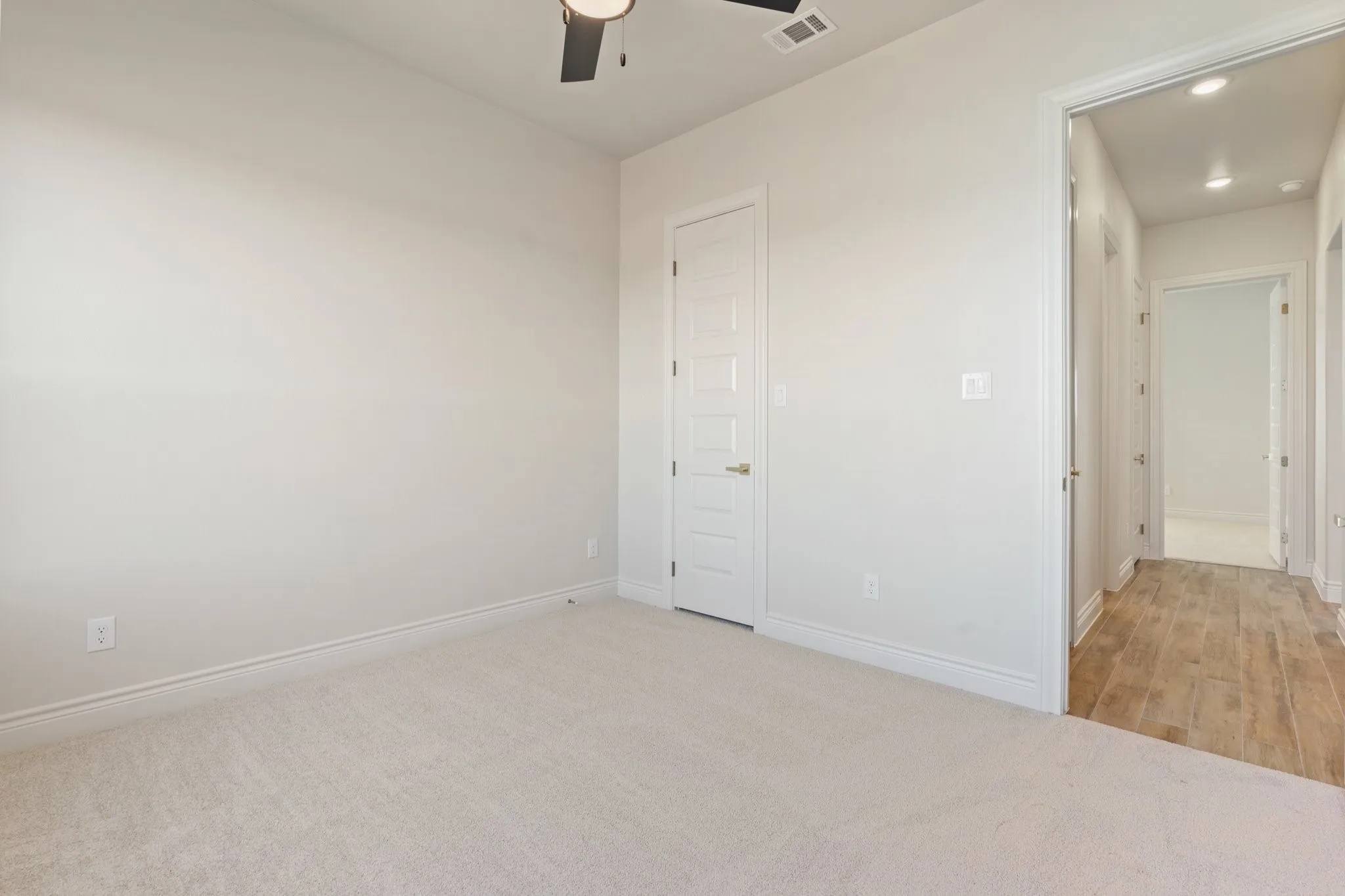 Single Family Residence For Sale in Parker County , 412 COLLUM View, Azle, Texas 76020, 5 Bedroom, 4 Bathroom, 3 Garage spaces, 2,809 Sqft, built in 2024, New Construction - Complete, mls#20803167, Real Estate Agent in Azle, Homes For Sale in Parker county, Homes For Sale in Azle, Realtor in Azle Texas, Real Estate Brokerage Independent Realty Texas, Luminita Cordes Realtor