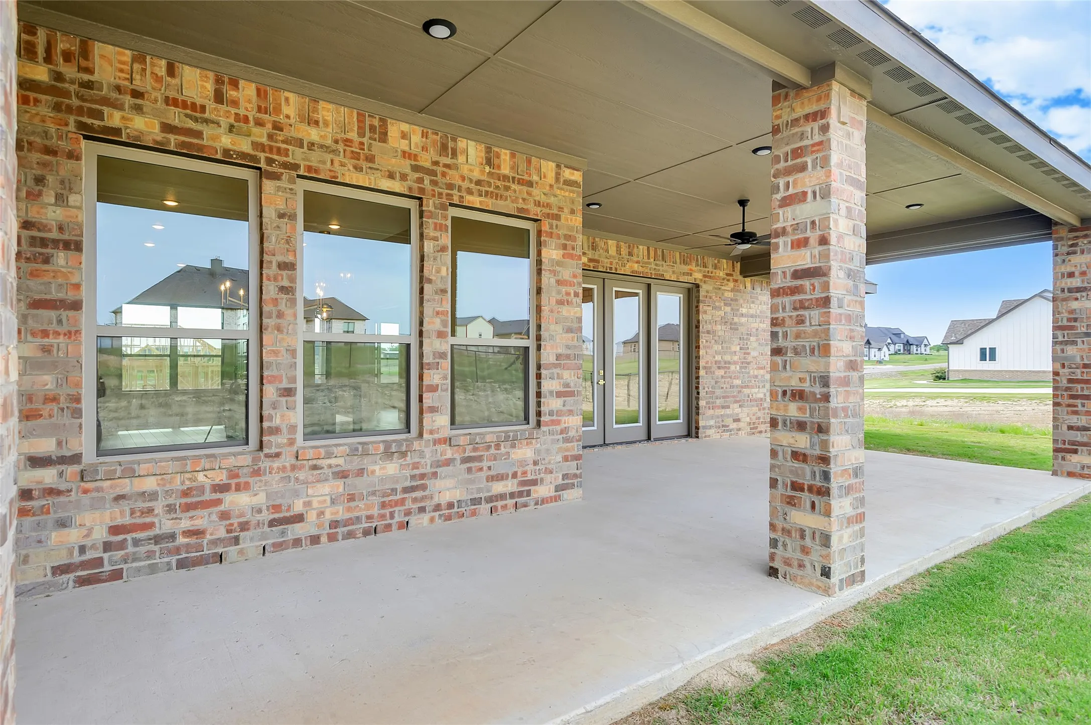 Single Family Residence For Sale in Parker County , 412 COLLUM View, Azle, Texas 76020, 5 Bedroom, 4 Bathroom, 3 Garage spaces, 2,809 Sqft, built in 2024, New Construction - Complete, mls#20803167, Real Estate Agent in Azle, Homes For Sale in Parker county, Homes For Sale in Azle, Realtor in Azle Texas, Real Estate Brokerage Independent Realty Texas, Luminita Cordes Realtor