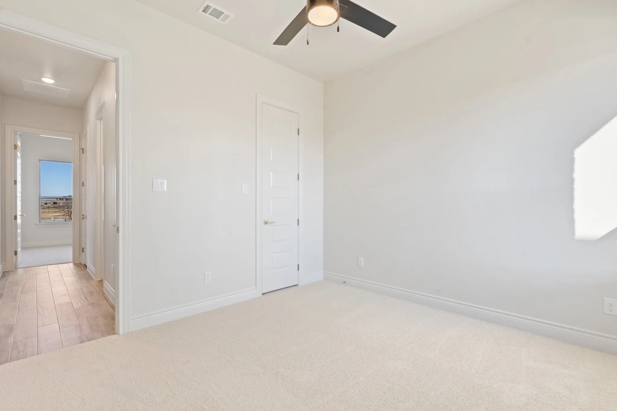 Single Family Residence For Sale in Parker County , 412 COLLUM View, Azle, Texas 76020, 5 Bedroom, 4 Bathroom, 3 Garage spaces, 2,809 Sqft, built in 2024, New Construction - Complete, mls#20803167, Real Estate Agent in Azle, Homes For Sale in Parker county, Homes For Sale in Azle, Realtor in Azle Texas, Real Estate Brokerage Independent Realty Texas, Luminita Cordes Realtor