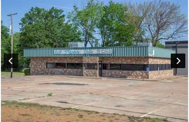Business For Sale in Lamar County , 350 NW 1st, Paris, Texas 75460, 0, 0, Garage spaces, 0 Sqft, built in 1979, Preowned, Price $495,000, mls#20804519, Real Estate Agent in Paris, Homes For Sale in Lamar county, Homes For Sale in Paris, Realtor in Paris Texas, Real Estate Brokerage Independent Realty Texas, Luminita Cordes Realtor