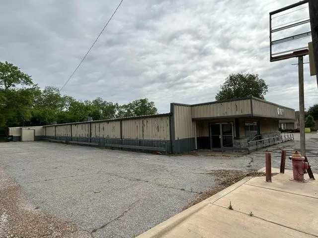 Office For Sale in Grayson County , 228 W Grand Street, Whitewright, Texas 75491, 0, 0, Garage spaces, 0 Sqft, built in 1959, Preowned, mls#20808053, Real Estate Agent in Whitewright, Homes For Sale in Grayson county, Homes For Sale in Whitewright, Realtor in Whitewright Texas, Real Estate Brokerage Independent Realty Texas, Luminita Cordes Realtor
