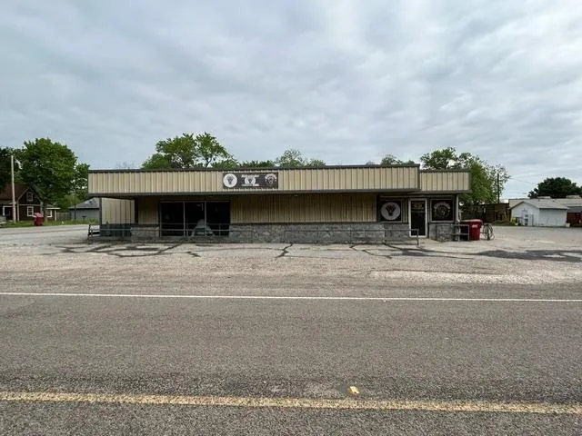 Office For Sale in Grayson County , 228 W Grand Street, Whitewright, Texas 75491, 0, 0, Garage spaces, 0 Sqft, built in 1959, Preowned, mls#20808053, Real Estate Agent in Whitewright, Homes For Sale in Grayson county, Homes For Sale in Whitewright, Realtor in Whitewright Texas, Real Estate Brokerage Independent Realty Texas, Luminita Cordes Realtor