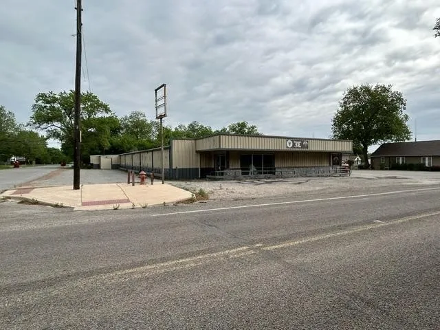 Office For Sale in Grayson County , 228 W Grand Street, Whitewright, Texas 75491, 0, 0, Garage spaces, 0 Sqft, built in 1959, Preowned, mls#20808053, Real Estate Agent in Whitewright, Homes For Sale in Grayson county, Homes For Sale in Whitewright, Realtor in Whitewright Texas, Real Estate Brokerage Independent Realty Texas, Luminita Cordes Realtor