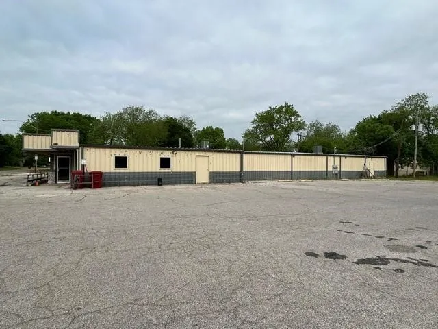 Office For Sale in Grayson County , 228 W Grand Street, Whitewright, Texas 75491, 0, 0, Garage spaces, 0 Sqft, built in 1959, Preowned, mls#20808053, Real Estate Agent in Whitewright, Homes For Sale in Grayson county, Homes For Sale in Whitewright, Realtor in Whitewright Texas, Real Estate Brokerage Independent Realty Texas, Luminita Cordes Realtor