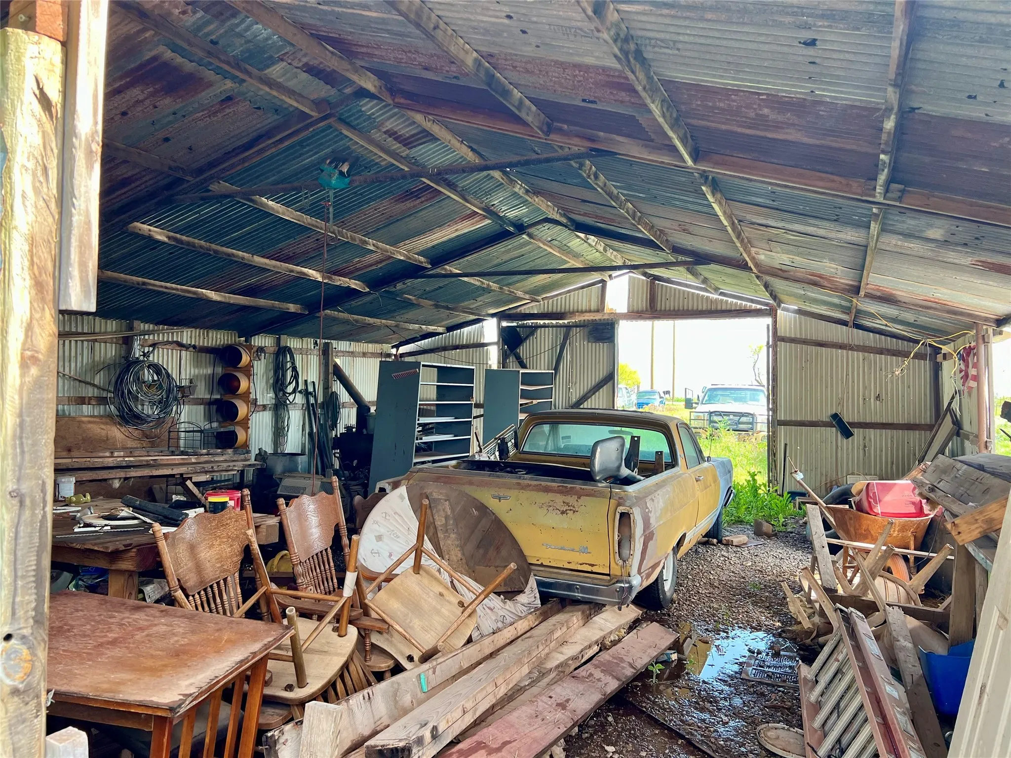 Single Family Residence For Sale in Archer County , 258 Fm 2224, Archer City, Texas 76310, 2 Bedrooms, 1 Bathroom, 2 Garage spaces, 9,999 Sqft, built in 1985, Preowned, Price $100,000, mls#20808257, Real Estate Agent in Archer City, Homes For Sale in Archer county, Homes For Sale in Archer City, Realtor in Archer City Texas, Real Estate Brokerage Independent Realty Texas, Luminita Cordes Realtor