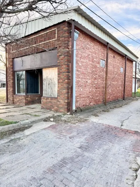 Office For Sale in Eastland County , 113 S Rusk Street, Ranger, Texas 76470, 0, 0, Garage spaces, 0 Sqft, built in 1940, Preowned, mls#20811011, Real Estate Agent in Ranger, Homes For Sale in Eastland county, Homes For Sale in Ranger, Realtor in Ranger Texas, Real Estate Brokerage Independent Realty Texas, Luminita Cordes Realtor