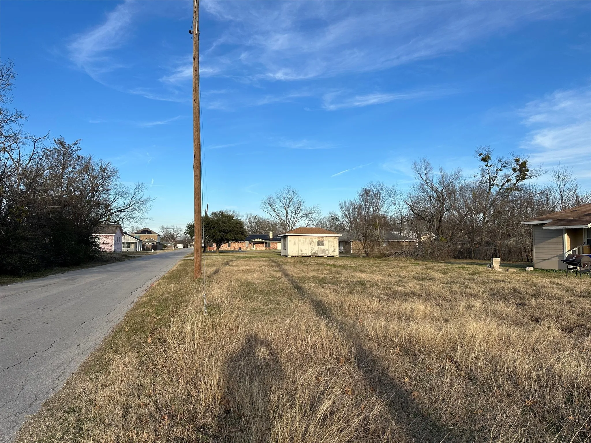 Unimproved Land For Sale in Kaufman County , 405 College Md Road, Terrell, Texas 75160, 0, 0, Garage spaces, 0 Sqft, built in 0, Price $55,000, mls#20812713, Real Estate Agent in Terrell, Homes For Sale in Kaufman county, Homes For Sale in Terrell, Realtor in Terrell Texas, Real Estate Brokerage Independent Realty Texas, Luminita Cordes Realtor