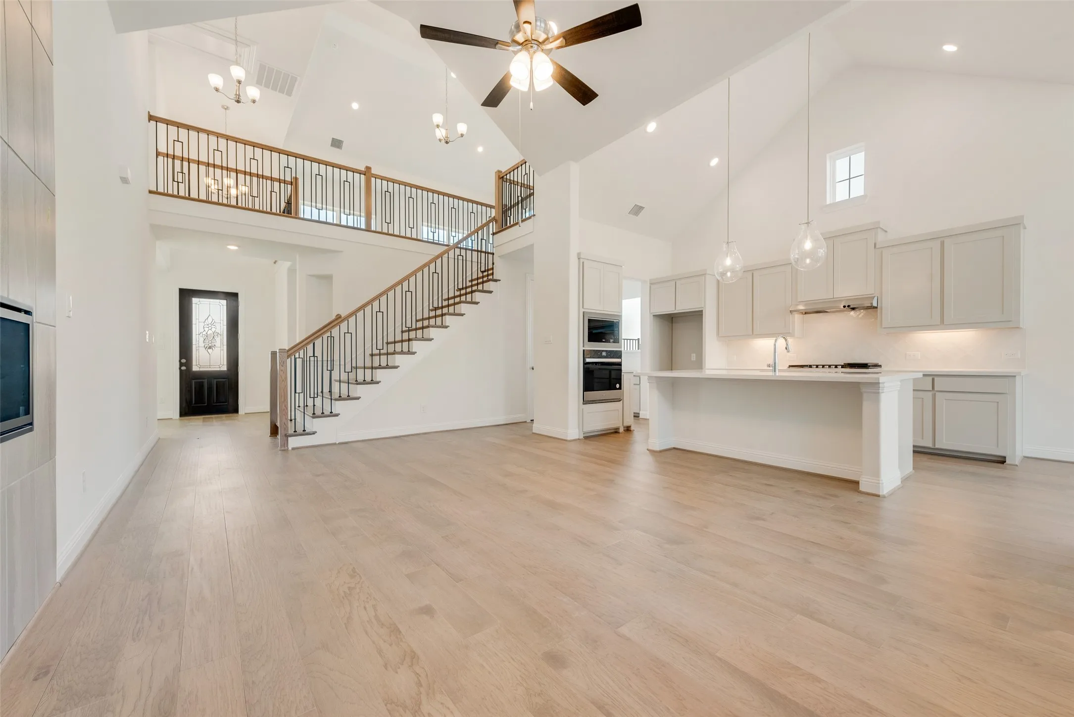 Single Family Residence For Sale in Ellis County , 3542 Coneflower Trail, Prairie Ridge, Texas 76084, 4 Bedroom, 3 Bathroom, 2 Garage spaces, 2,685 Sqft, built in 2025, New Construction - Complete, mls#20814632, Real Estate Agent in Prairie Ridge, Homes For Sale in Ellis county, Homes For Sale in Prairie Ridge, Realtor in Prairie Ridge Texas, Real Estate Brokerage Independent Realty Texas, Luminita Cordes Realtor