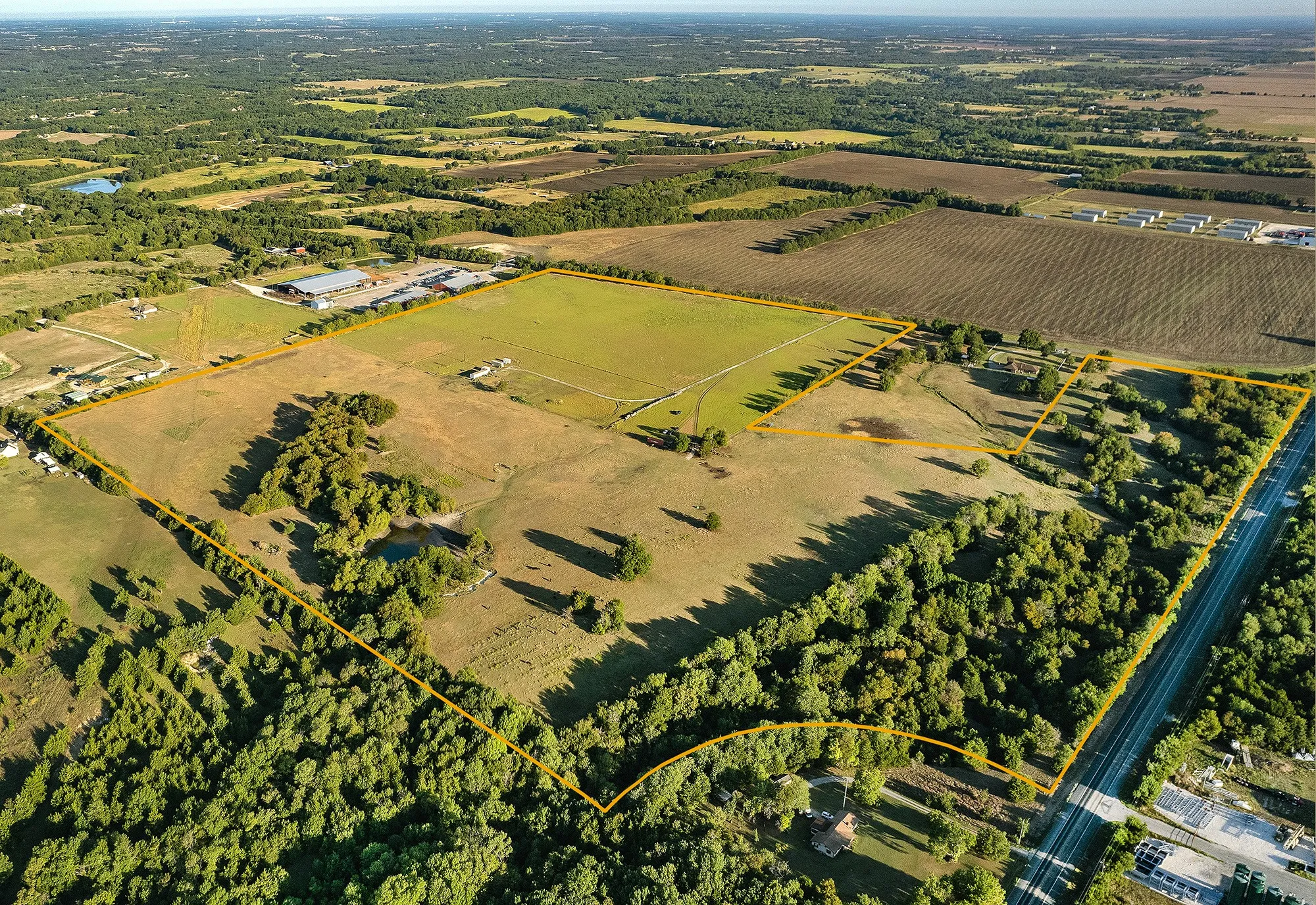 Drone / aerial view featuring a rural view