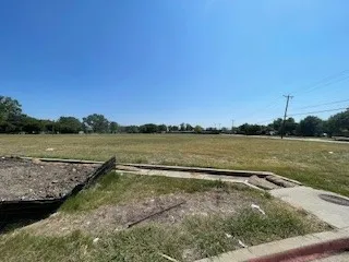 View of yard with a rural view