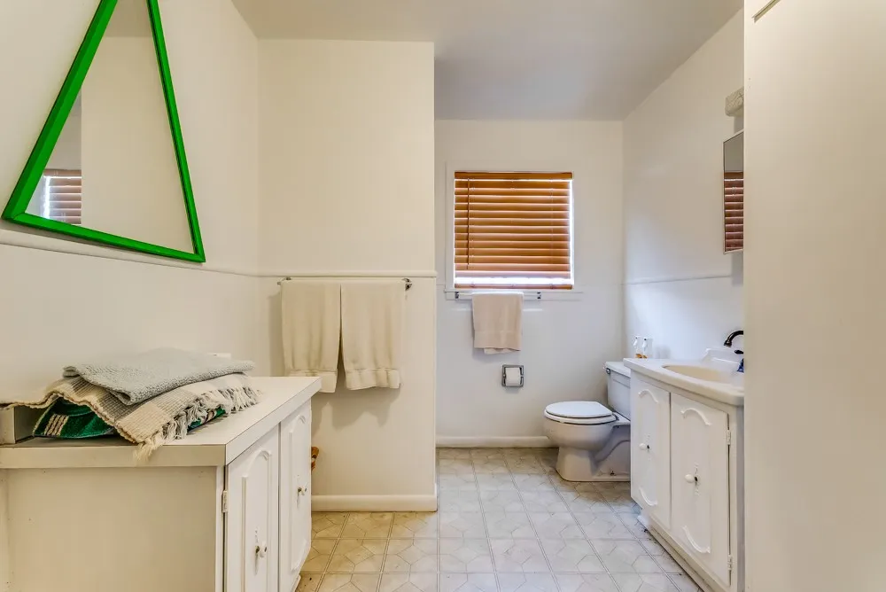 Single Family Residence For Sale in Eastland County , 110 County Road 567, Eastland, Texas 76448, 3 Bedroom, 2 Bathroom, 4 Garage spaces, 2,385 Sqft, built in 1975, Preowned, mls#20819835, Real Estate Agent in Eastland, Homes For Sale in Eastland county, Homes For Sale in Eastland, Realtor in Eastland Texas, Real Estate Brokerage Independent Realty Texas, Luminita Cordes Realtor
