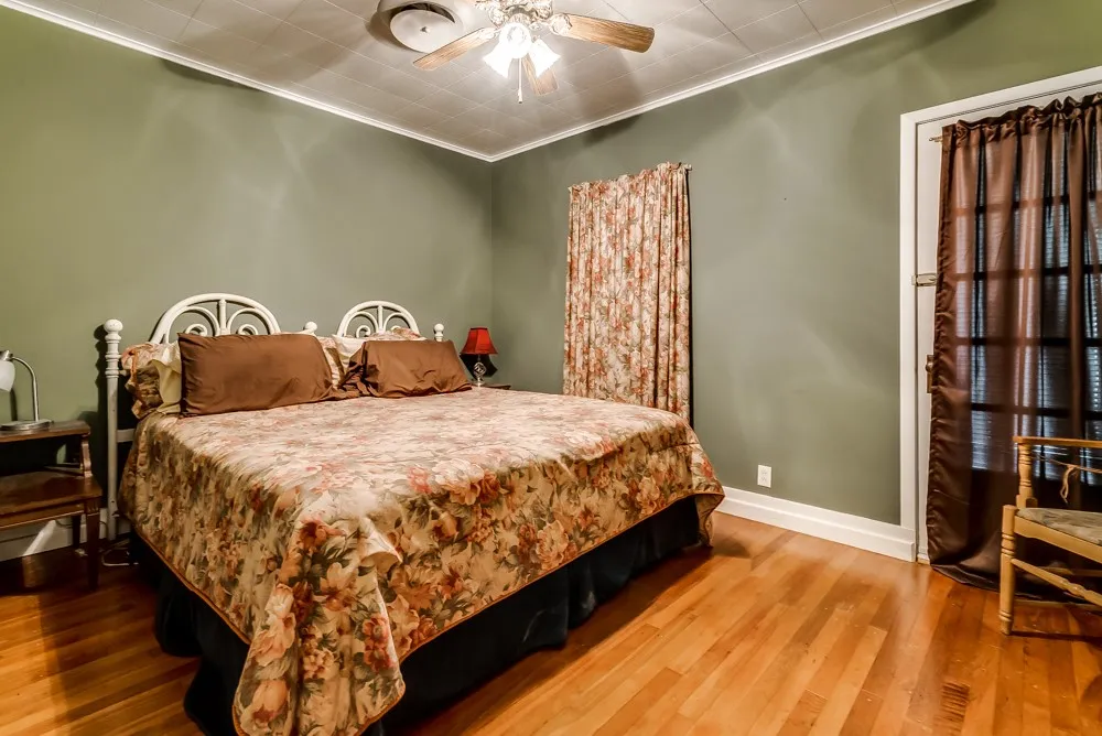 Single Family Residence For Sale in Eastland County , 110 County Road 567, Eastland, Texas 76448, 3 Bedroom, 2 Bathroom, 4 Garage spaces, 2,385 Sqft, built in 1975, Preowned, mls#20819835, Real Estate Agent in Eastland, Homes For Sale in Eastland county, Homes For Sale in Eastland, Realtor in Eastland Texas, Real Estate Brokerage Independent Realty Texas, Luminita Cordes Realtor