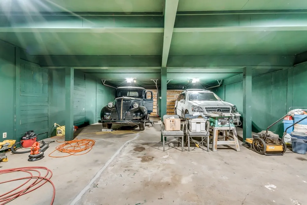 Single Family Residence For Sale in Eastland County , 110 County Road 567, Eastland, Texas 76448, 3 Bedroom, 2 Bathroom, 4 Garage spaces, 2,385 Sqft, built in 1975, Preowned, mls#20819835, Real Estate Agent in Eastland, Homes For Sale in Eastland county, Homes For Sale in Eastland, Realtor in Eastland Texas, Real Estate Brokerage Independent Realty Texas, Luminita Cordes Realtor