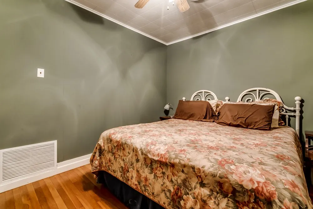 Single Family Residence For Sale in Eastland County , 110 County Road 567, Eastland, Texas 76448, 3 Bedroom, 2 Bathroom, 4 Garage spaces, 2,385 Sqft, built in 1975, Preowned, mls#20819835, Real Estate Agent in Eastland, Homes For Sale in Eastland county, Homes For Sale in Eastland, Realtor in Eastland Texas, Real Estate Brokerage Independent Realty Texas, Luminita Cordes Realtor