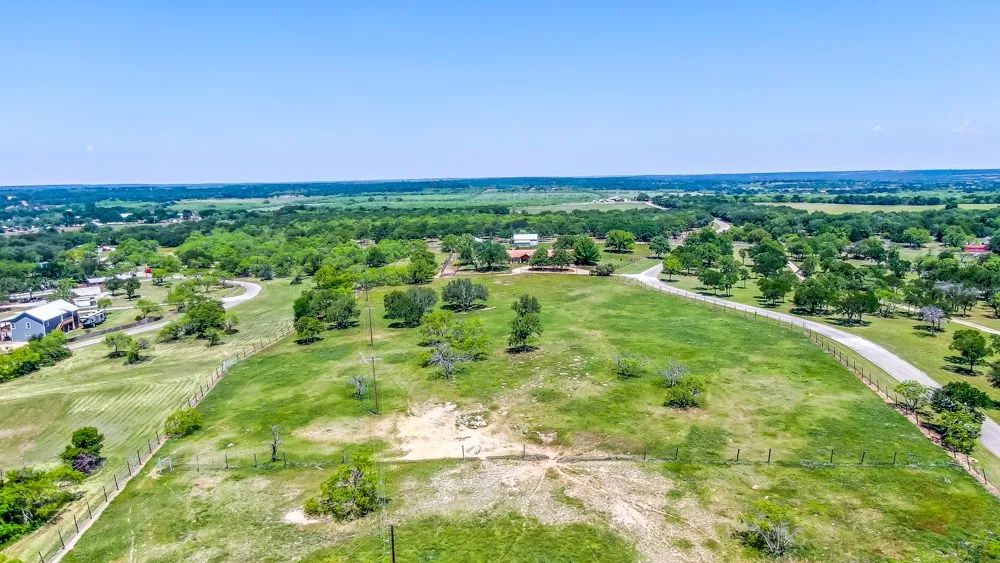 Single Family Residence For Sale in Eastland County , 110 County Road 567, Eastland, Texas 76448, 3 Bedroom, 2 Bathroom, 4 Garage spaces, 2,385 Sqft, built in 1975, Preowned, mls#20819835, Real Estate Agent in Eastland, Homes For Sale in Eastland county, Homes For Sale in Eastland, Realtor in Eastland Texas, Real Estate Brokerage Independent Realty Texas, Luminita Cordes Realtor