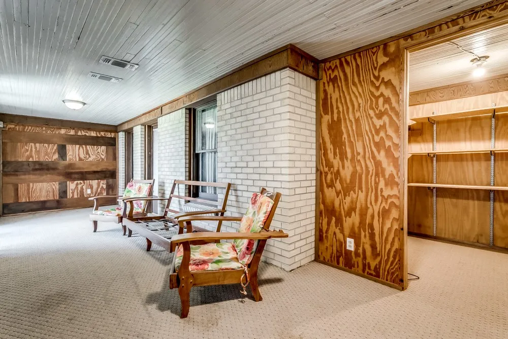 Single Family Residence For Sale in Eastland County , 110 County Road 567, Eastland, Texas 76448, 3 Bedroom, 2 Bathroom, 4 Garage spaces, 2,385 Sqft, built in 1975, Preowned, mls#20819835, Real Estate Agent in Eastland, Homes For Sale in Eastland county, Homes For Sale in Eastland, Realtor in Eastland Texas, Real Estate Brokerage Independent Realty Texas, Luminita Cordes Realtor
