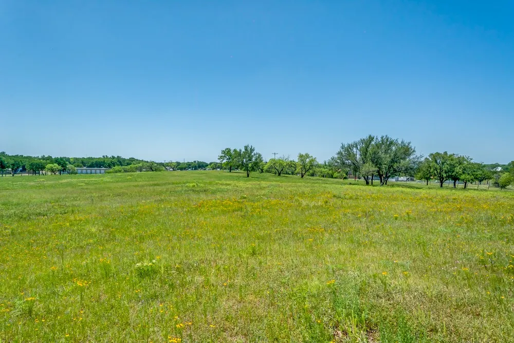 Single Family Residence For Sale in Eastland County , 110 County Road 567, Eastland, Texas 76448, 3 Bedroom, 2 Bathroom, 4 Garage spaces, 2,385 Sqft, built in 1975, Preowned, mls#20819835, Real Estate Agent in Eastland, Homes For Sale in Eastland county, Homes For Sale in Eastland, Realtor in Eastland Texas, Real Estate Brokerage Independent Realty Texas, Luminita Cordes Realtor