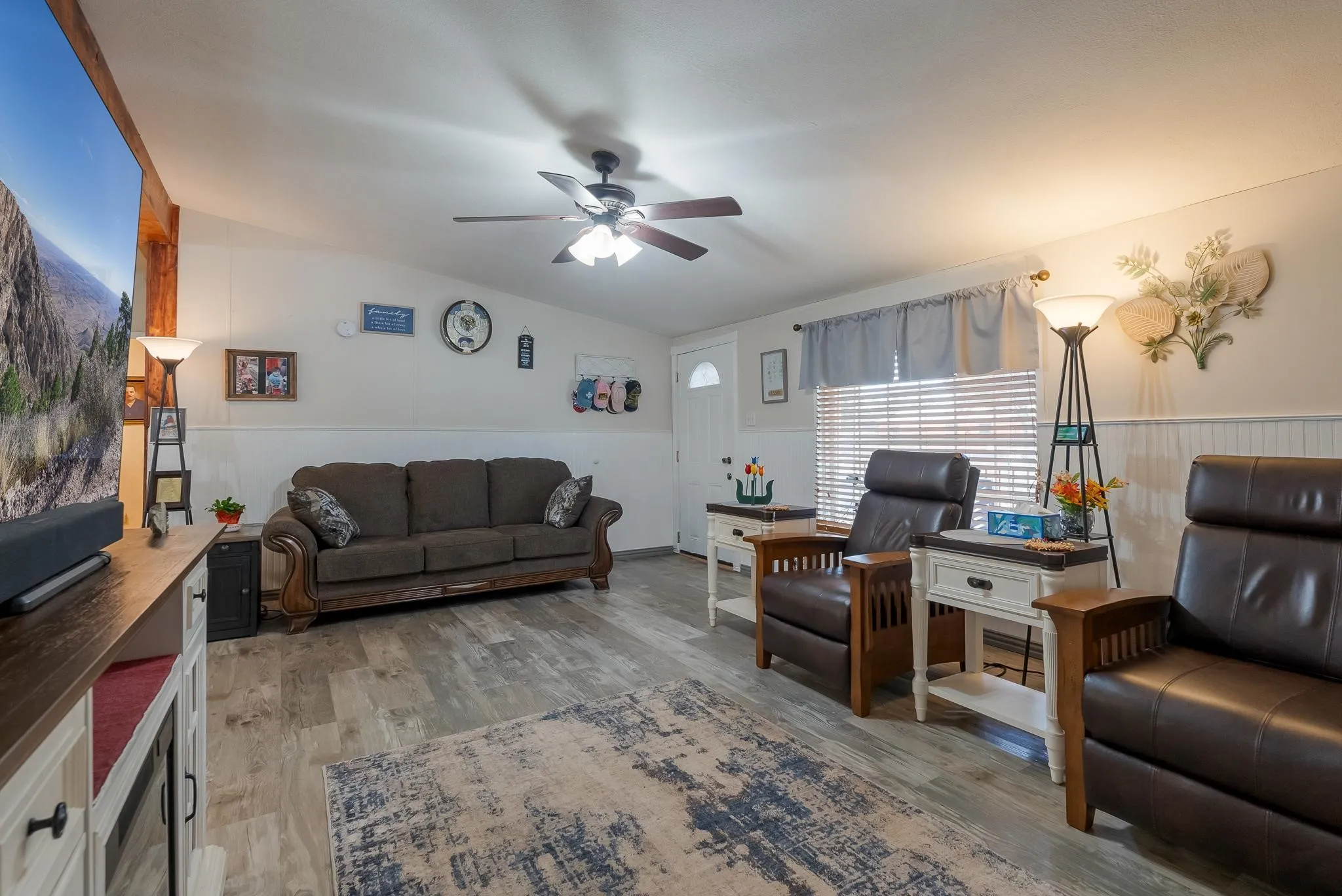 Manufactured Home For Sale in Brown County , 4394 Iroquois Drive, May, Texas 76857, 3 Bedroom, 2 Bathroom, 3 Garage spaces, 1,592 Sqft, built in 1996, Preowned, mls#20821352, Real Estate Agent in May, Homes For Sale in Brown county, Homes For Sale in May, Realtor in May Texas, Real Estate Brokerage Independent Realty Texas, Luminita Cordes Realtor