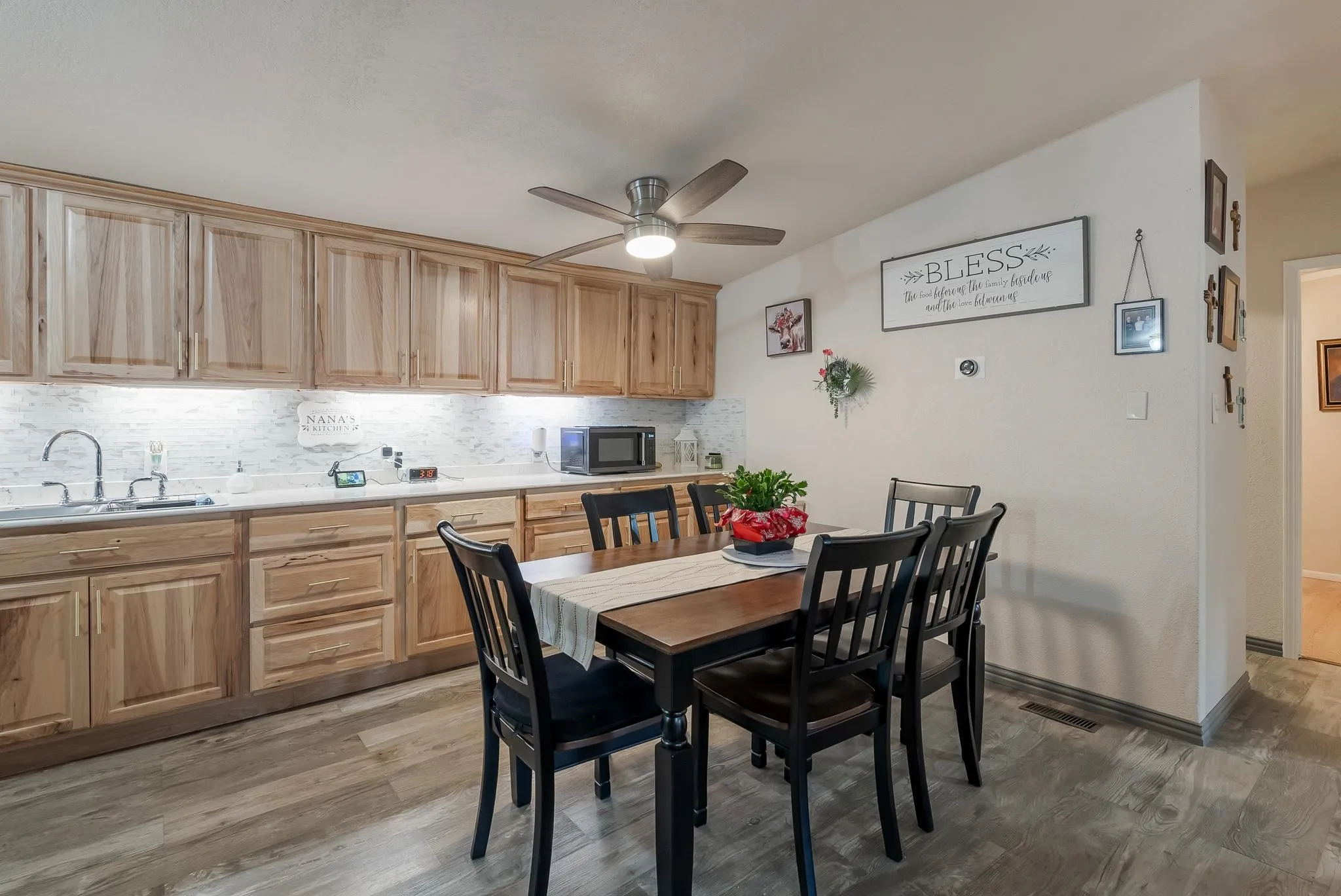 Manufactured Home For Sale in Brown County , 4394 Iroquois Drive, May, Texas 76857, 3 Bedroom, 2 Bathroom, 3 Garage spaces, 1,592 Sqft, built in 1996, Preowned, mls#20821352, Real Estate Agent in May, Homes For Sale in Brown county, Homes For Sale in May, Realtor in May Texas, Real Estate Brokerage Independent Realty Texas, Luminita Cordes Realtor