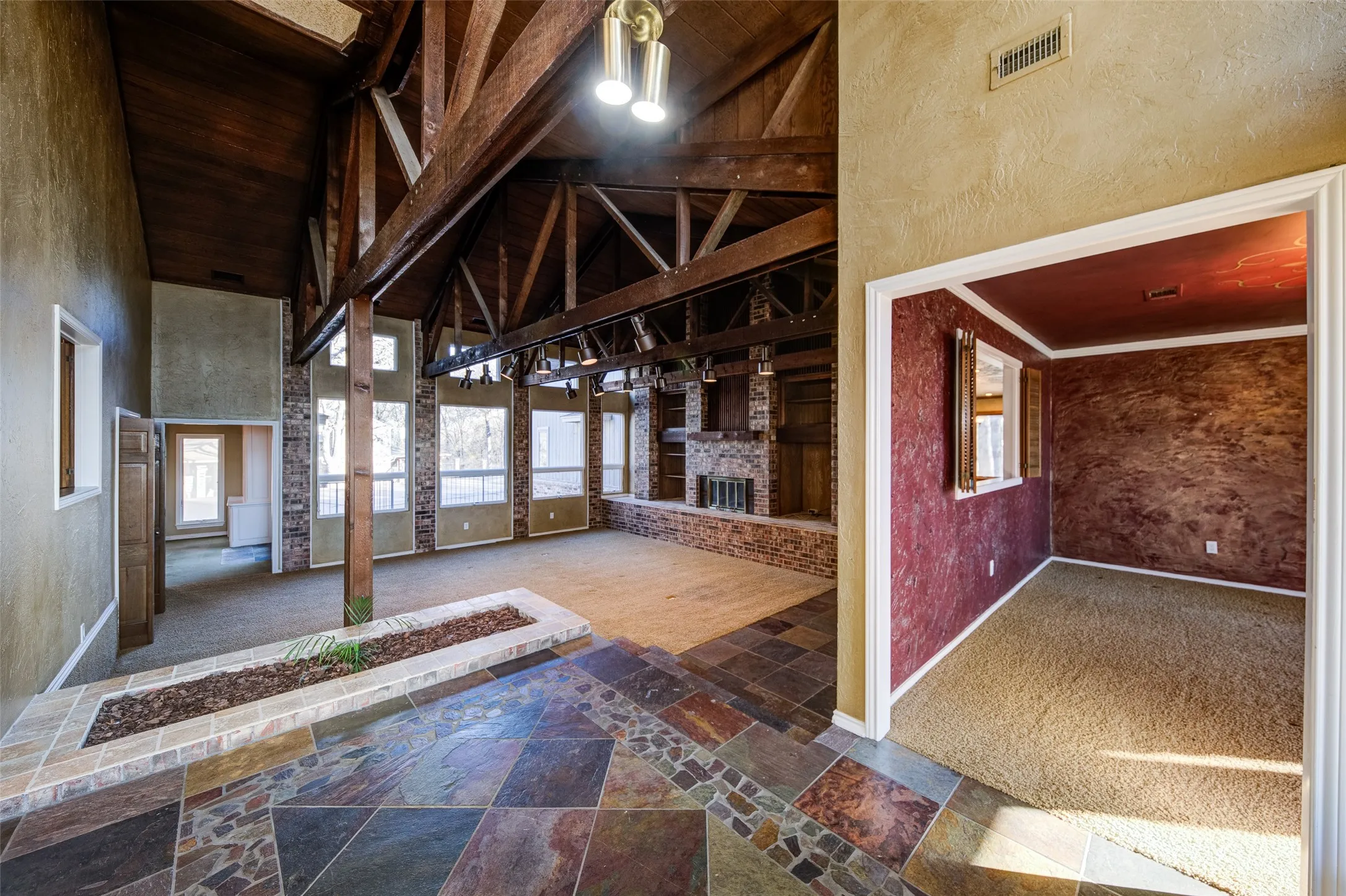 Single Family Residence For Sale in Wise County , 1521 Old Reunion Road, Decatur, Texas 76234, 4 Bedroom, 4 Bathroom, Garage spaces, 4,414 Sqft, built in 1980, Preowned, mls#20818236, Real Estate Agent in Decatur, Homes For Sale in Wise county, Homes For Sale in Decatur, Realtor in Decatur Texas, Real Estate Brokerage Independent Realty Texas, Luminita Cordes Realtor