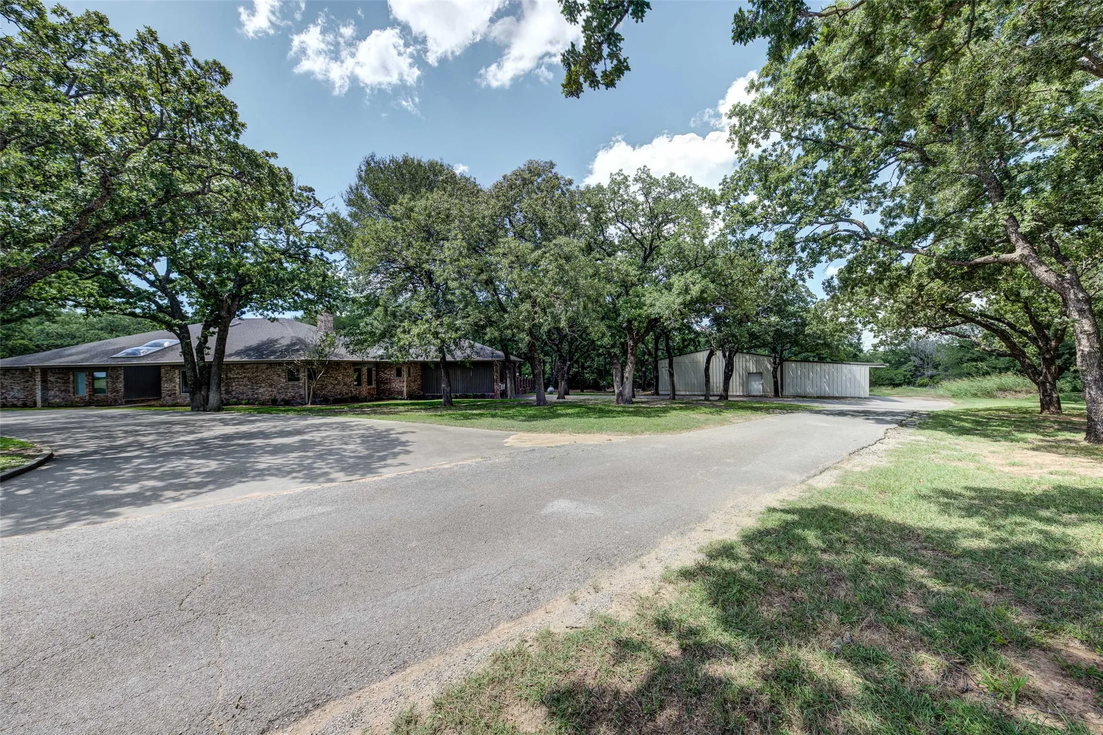 View of front of house featuring a front yard