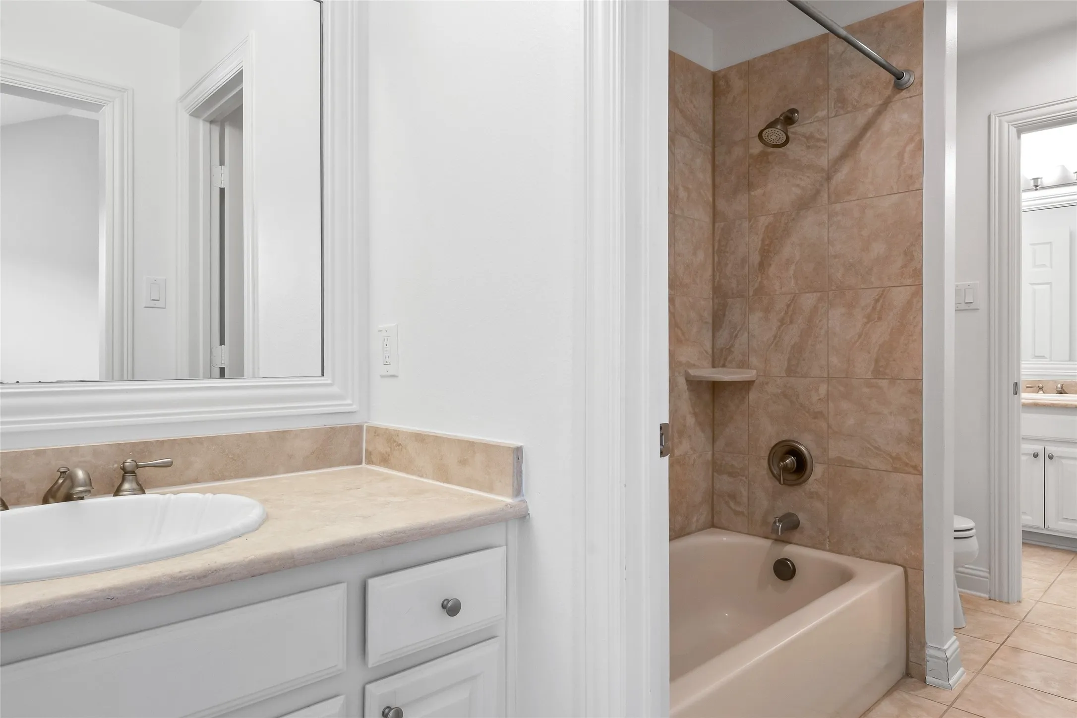 Single Family Residence For Sale in Denton County , 10918 Alta Vista Drive, Frisco, Texas 75033, 5 Bedroom, 5 Bathroom, 3 Garage spaces, 4,336 Sqft, built in 2007, mls#20821759, Real Estate Agent in Frisco, Homes For Sale in Denton county, Homes For Sale in Frisco, Realtor in Frisco Texas, Real Estate Brokerage Independent Realty Texas, Luminita Cordes Realtor