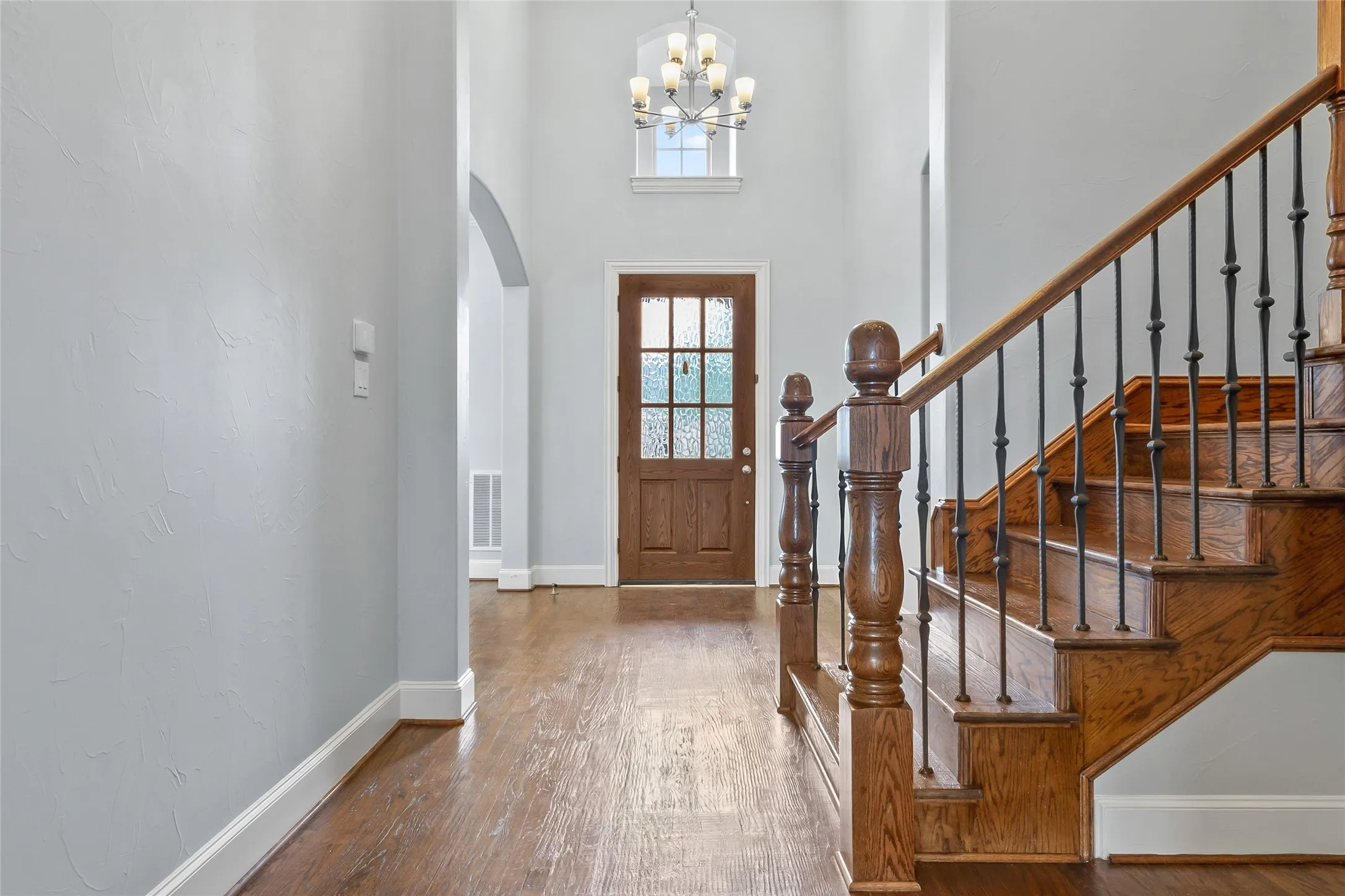 Single Family Residence For Sale in Denton County , 10918 Alta Vista Drive, Frisco, Texas 75033, 5 Bedroom, 5 Bathroom, 3 Garage spaces, 4,336 Sqft, built in 2007, mls#20821759, Real Estate Agent in Frisco, Homes For Sale in Denton county, Homes For Sale in Frisco, Realtor in Frisco Texas, Real Estate Brokerage Independent Realty Texas, Luminita Cordes Realtor
