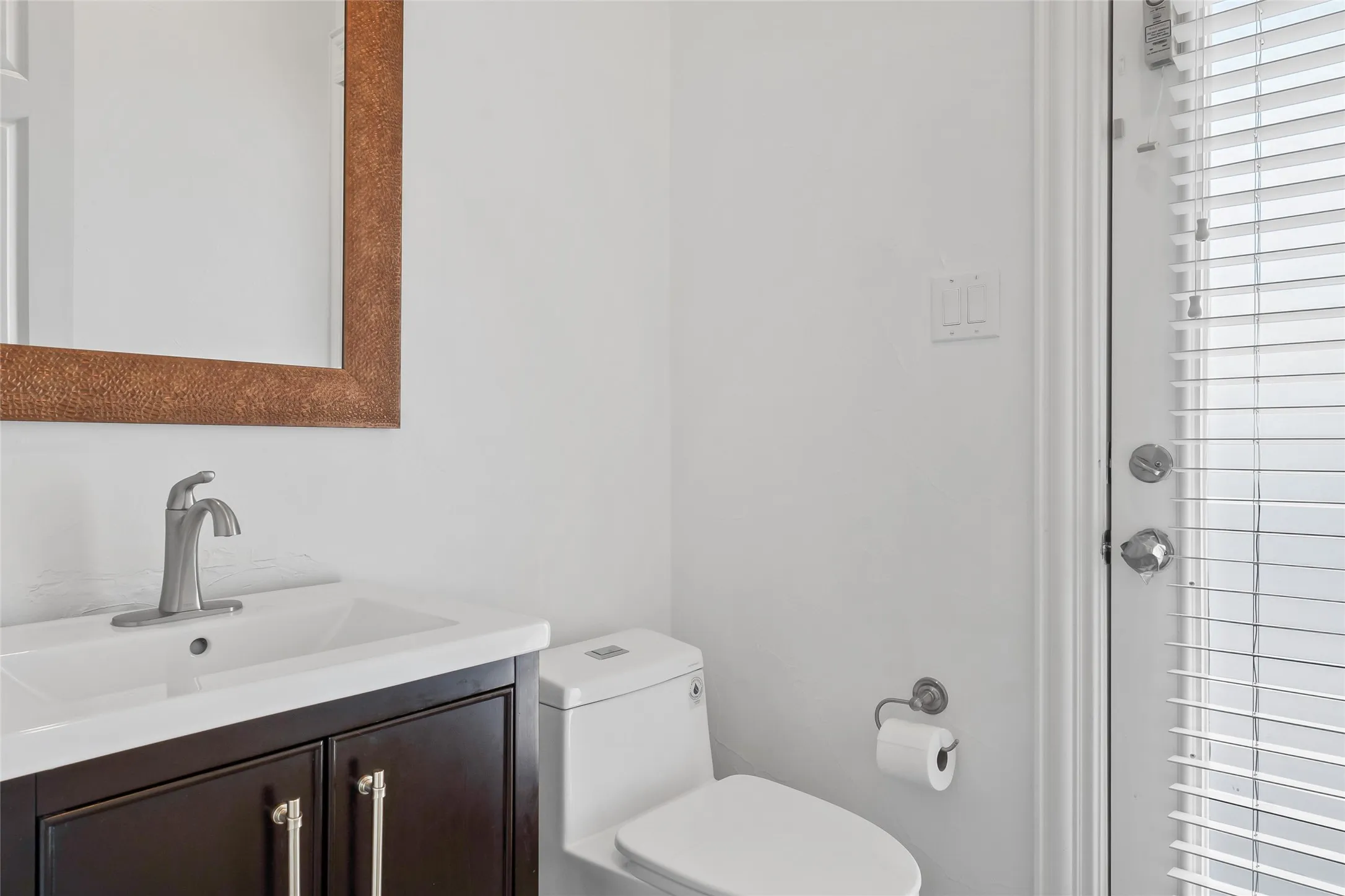 Single Family Residence For Sale in Denton County , 10918 Alta Vista Drive, Frisco, Texas 75033, 5 Bedroom, 5 Bathroom, 3 Garage spaces, 4,336 Sqft, built in 2007, mls#20821759, Real Estate Agent in Frisco, Homes For Sale in Denton county, Homes For Sale in Frisco, Realtor in Frisco Texas, Real Estate Brokerage Independent Realty Texas, Luminita Cordes Realtor