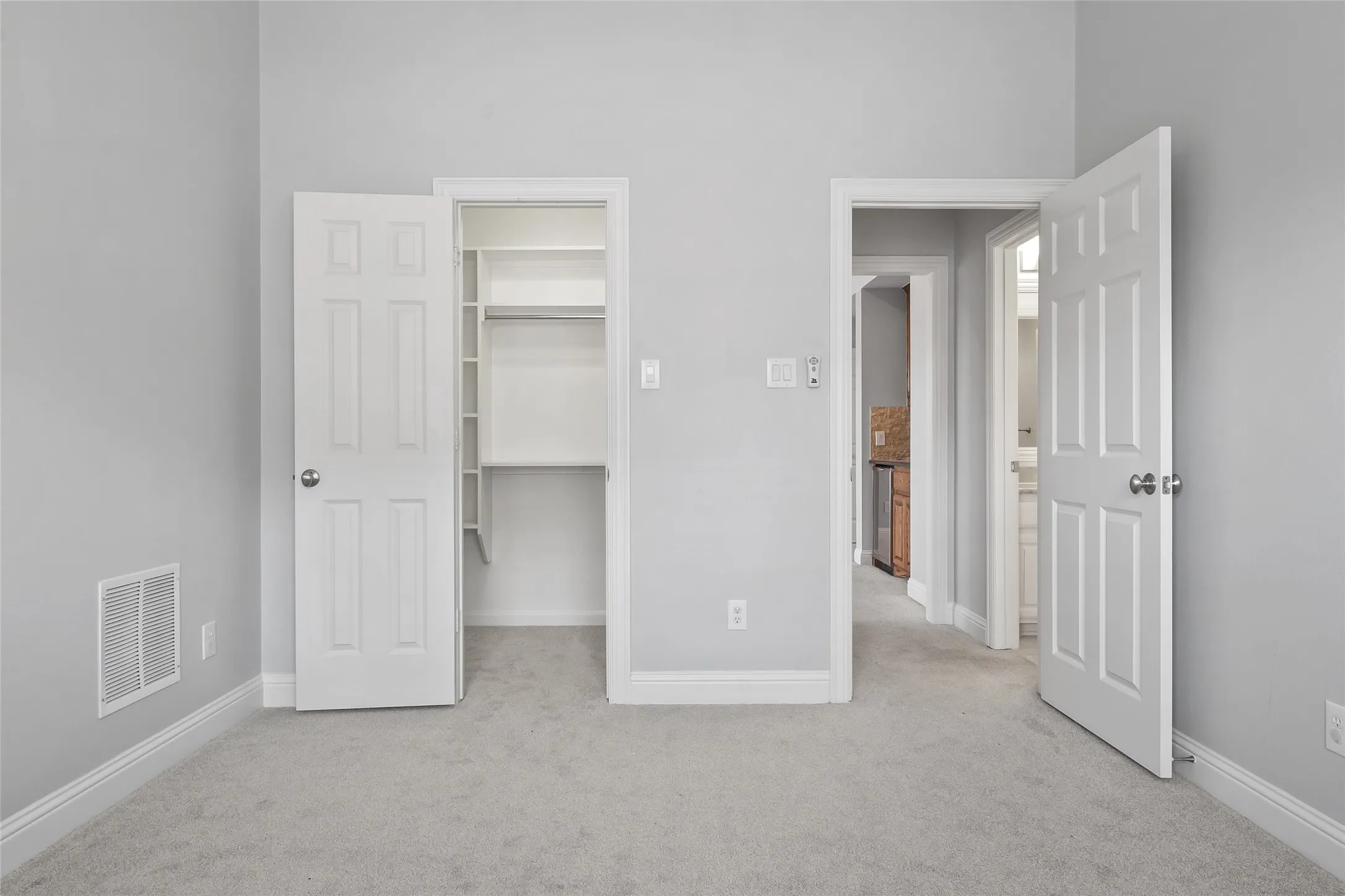 Single Family Residence For Sale in Denton County , 10918 Alta Vista Drive, Frisco, Texas 75033, 5 Bedroom, 5 Bathroom, 3 Garage spaces, 4,336 Sqft, built in 2007, mls#20821759, Real Estate Agent in Frisco, Homes For Sale in Denton county, Homes For Sale in Frisco, Realtor in Frisco Texas, Real Estate Brokerage Independent Realty Texas, Luminita Cordes Realtor
