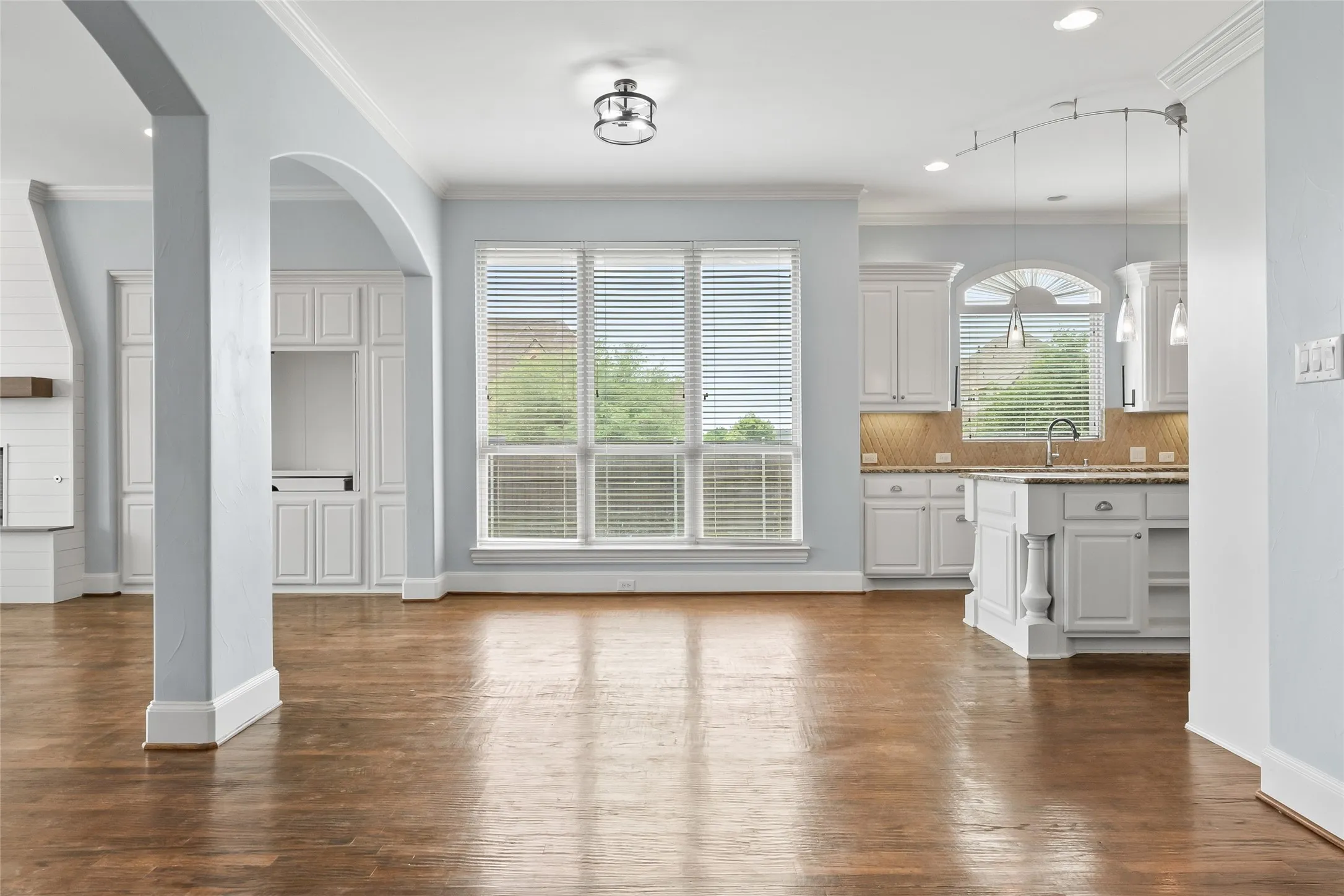 Single Family Residence For Sale in Denton County , 10918 Alta Vista Drive, Frisco, Texas 75033, 5 Bedroom, 5 Bathroom, 3 Garage spaces, 4,336 Sqft, built in 2007, mls#20821759, Real Estate Agent in Frisco, Homes For Sale in Denton county, Homes For Sale in Frisco, Realtor in Frisco Texas, Real Estate Brokerage Independent Realty Texas, Luminita Cordes Realtor