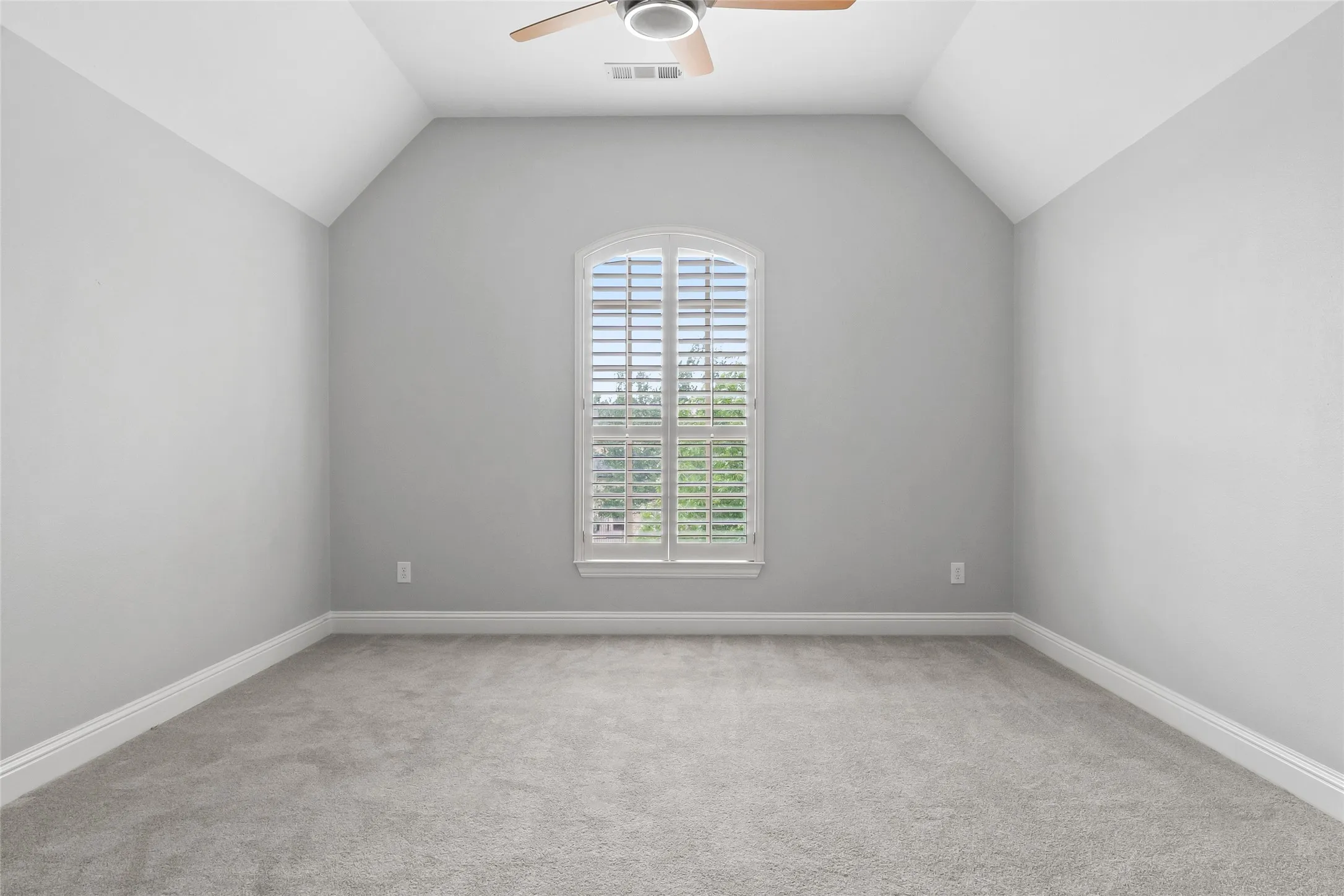 Single Family Residence For Sale in Denton County , 10918 Alta Vista Drive, Frisco, Texas 75033, 5 Bedroom, 5 Bathroom, 3 Garage spaces, 4,336 Sqft, built in 2007, mls#20821759, Real Estate Agent in Frisco, Homes For Sale in Denton county, Homes For Sale in Frisco, Realtor in Frisco Texas, Real Estate Brokerage Independent Realty Texas, Luminita Cordes Realtor