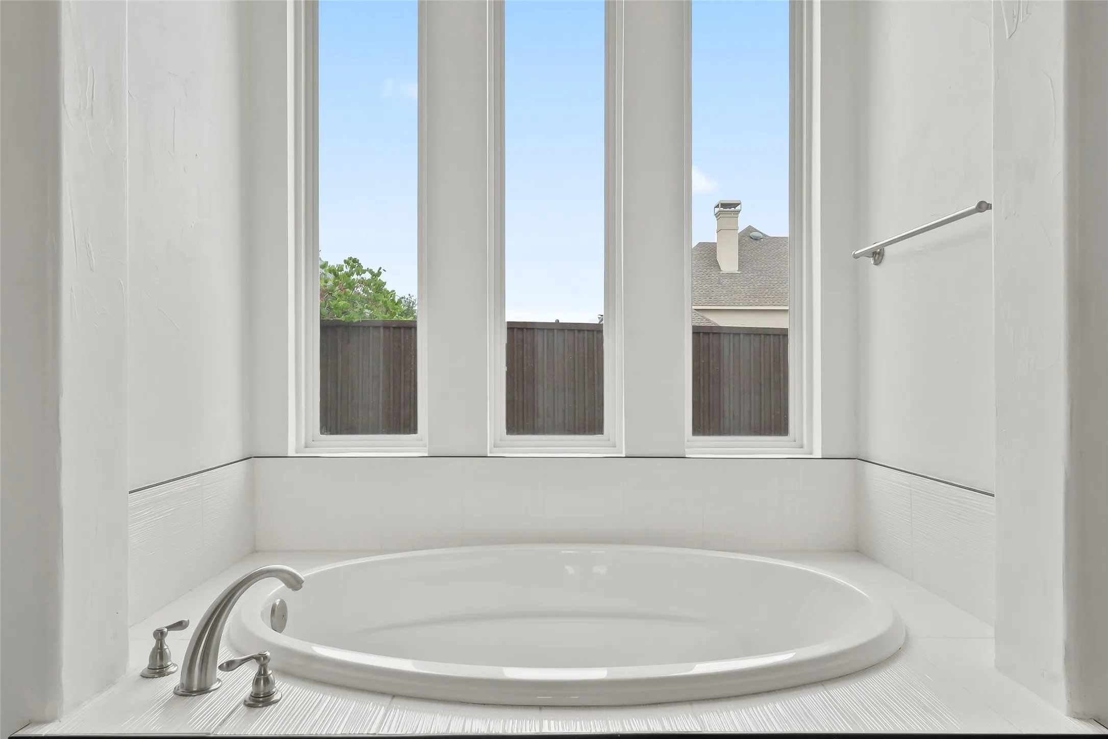 Single Family Residence For Sale in Denton County , 10918 Alta Vista Drive, Frisco, Texas 75033, 5 Bedroom, 5 Bathroom, 3 Garage spaces, 4,336 Sqft, built in 2007, mls#20821759, Real Estate Agent in Frisco, Homes For Sale in Denton county, Homes For Sale in Frisco, Realtor in Frisco Texas, Real Estate Brokerage Independent Realty Texas, Luminita Cordes Realtor