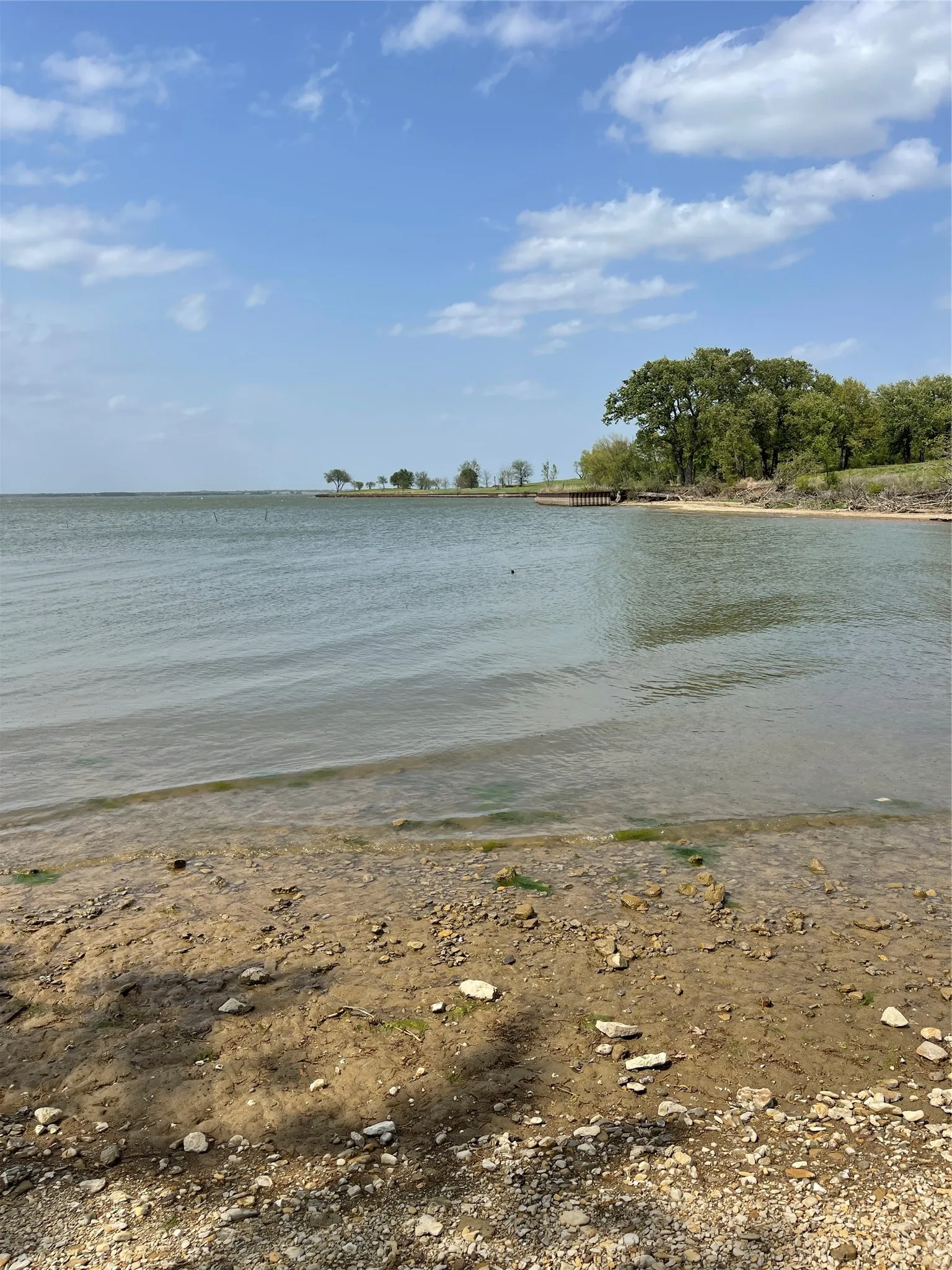Shoreline provides direct access to Richland Chambers Lake.