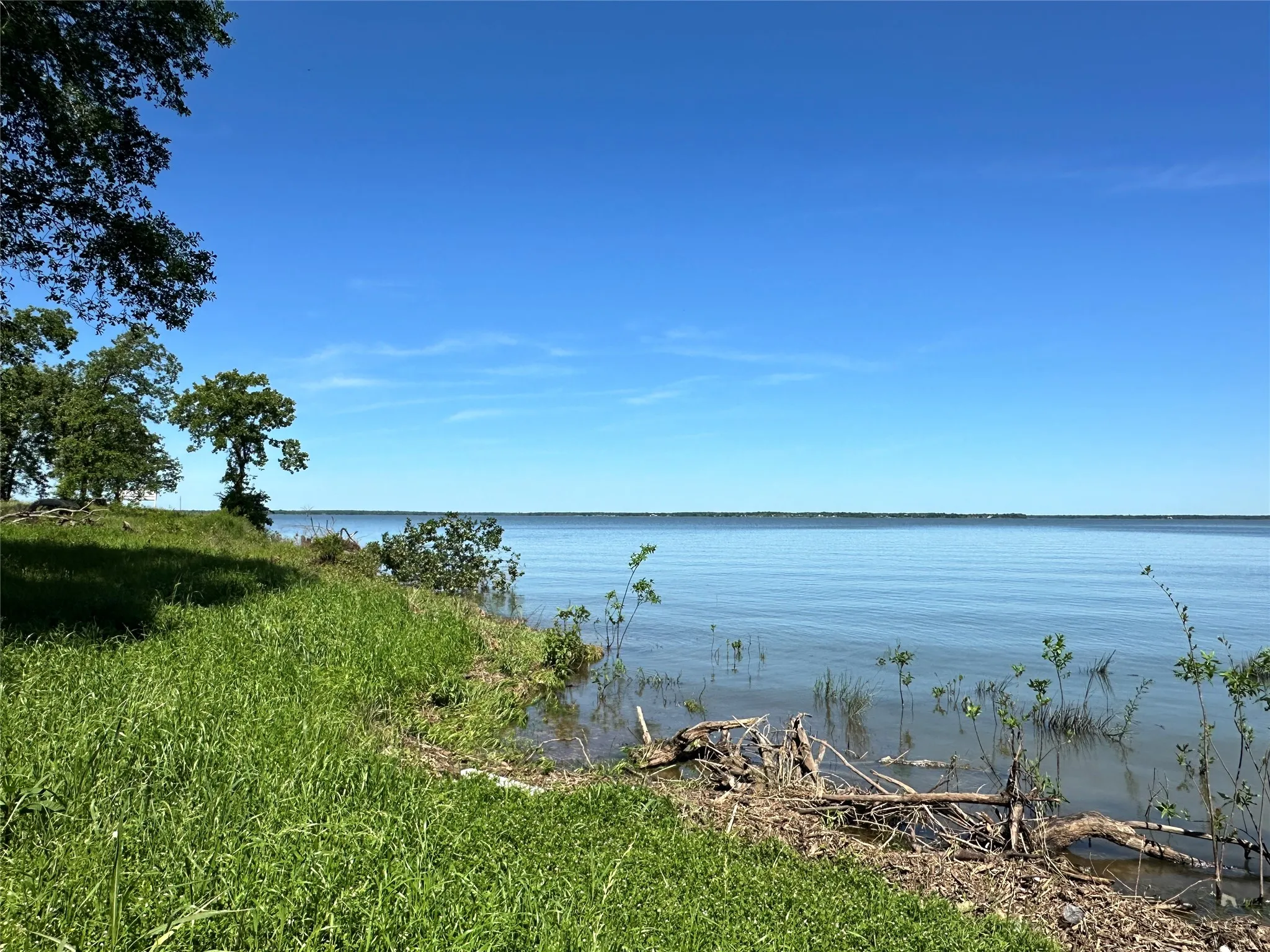 Open water shoreline with excellent lake views.