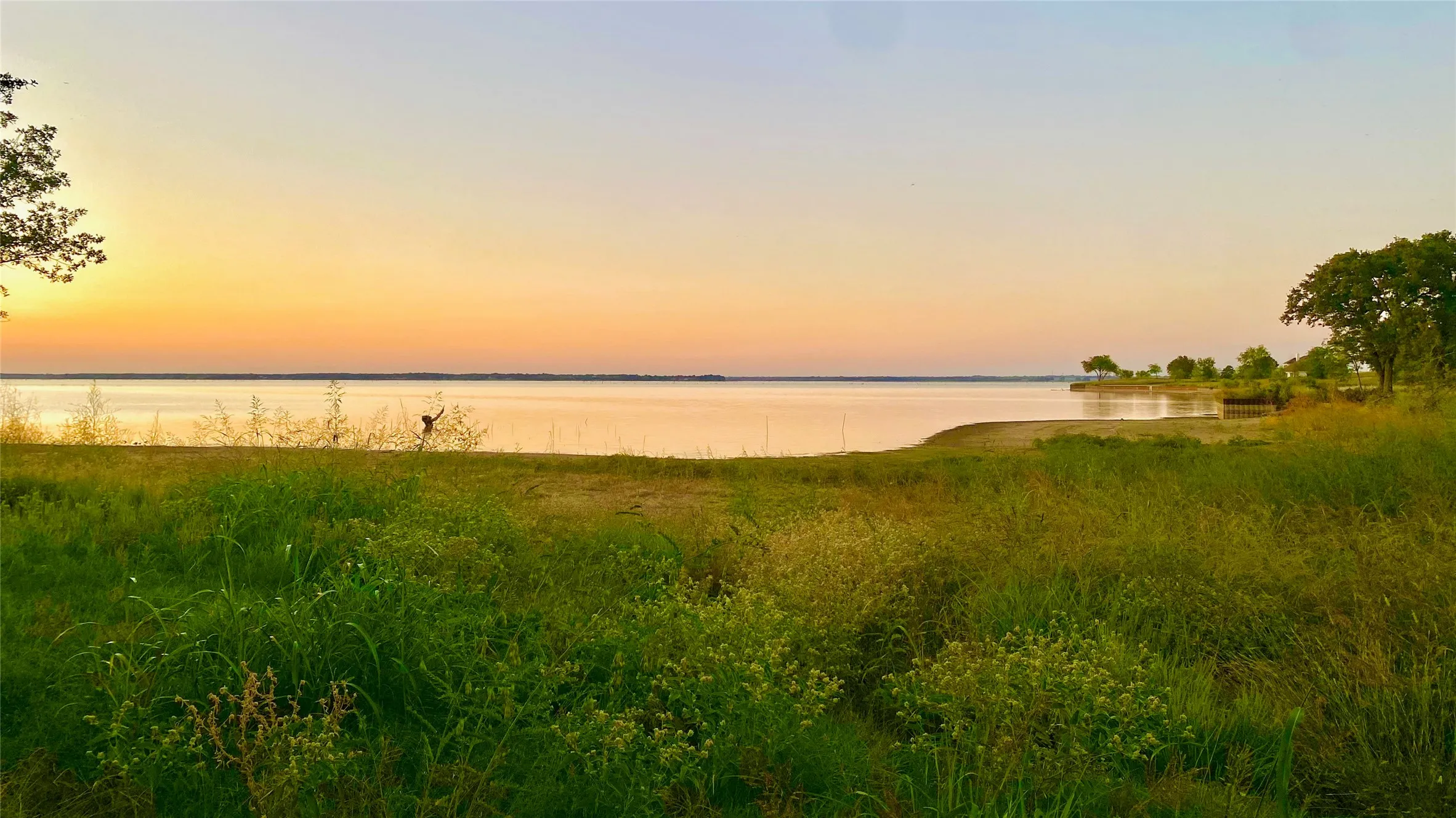 Peaceful sunrise over Richland Chambers Lake from the homesite.