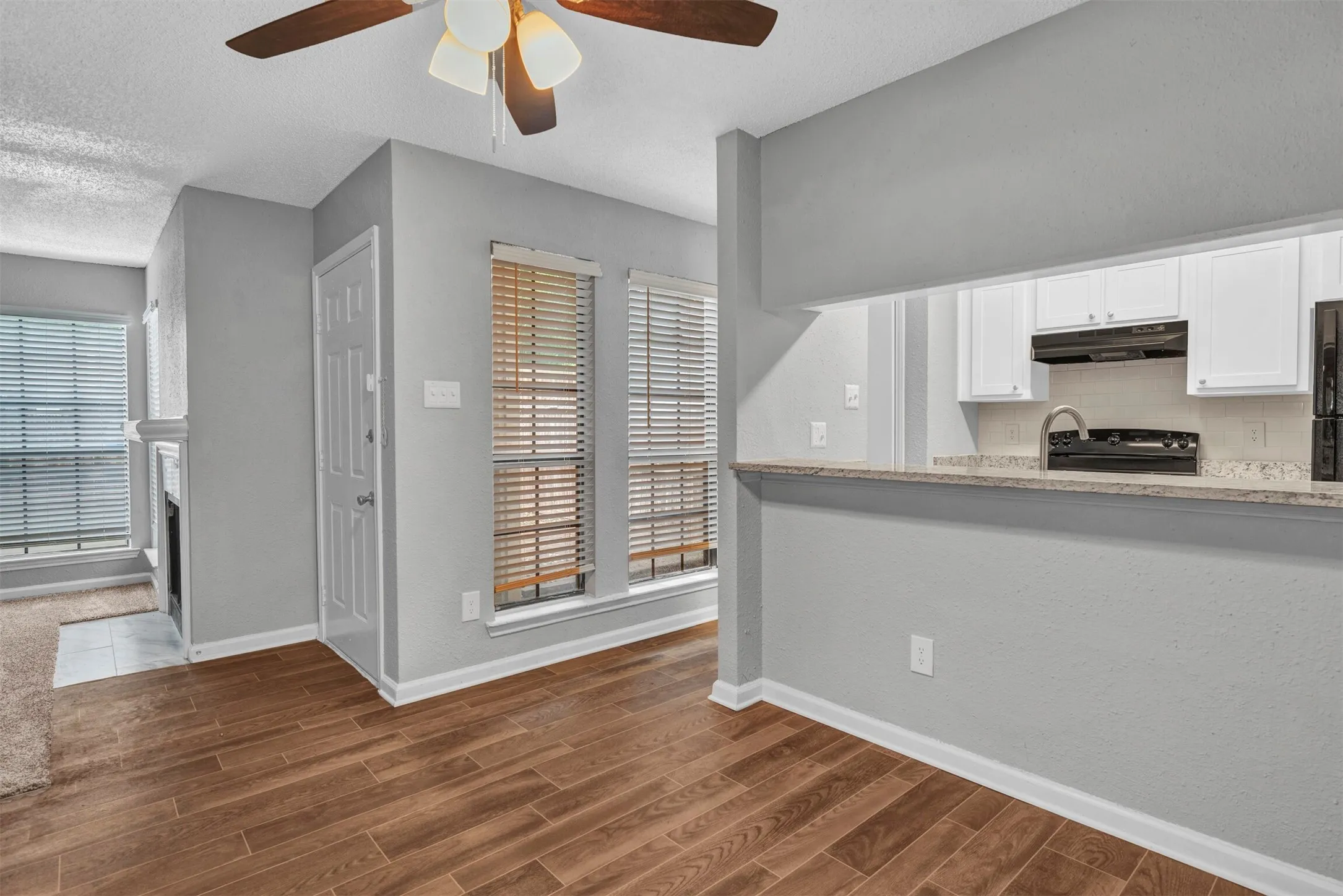 Condominium For Sale in Dallas County , 11311 Audelia Road 221, Dallas, Texas 75243, 2 Bedroom, 2 Bathroom, Garage spaces, 1,017 Sqft, built in 1982, mls#20822302, Real Estate Agent in Dallas, Homes For Sale in Dallas county, Homes For Sale in Dallas, Realtor in Dallas Texas, Real Estate Brokerage Independent Realty Texas, Luminita Cordes Realtor