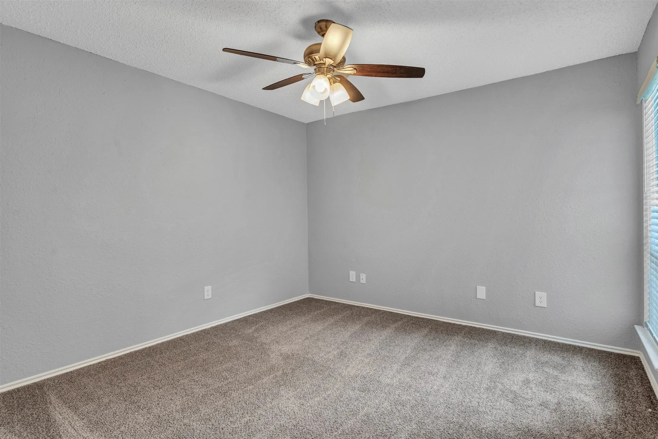 Condominium For Sale in Dallas County , 11311 Audelia Road 221, Dallas, Texas 75243, 2 Bedroom, 2 Bathroom, Garage spaces, 1,017 Sqft, built in 1982, mls#20822302, Real Estate Agent in Dallas, Homes For Sale in Dallas county, Homes For Sale in Dallas, Realtor in Dallas Texas, Real Estate Brokerage Independent Realty Texas, Luminita Cordes Realtor