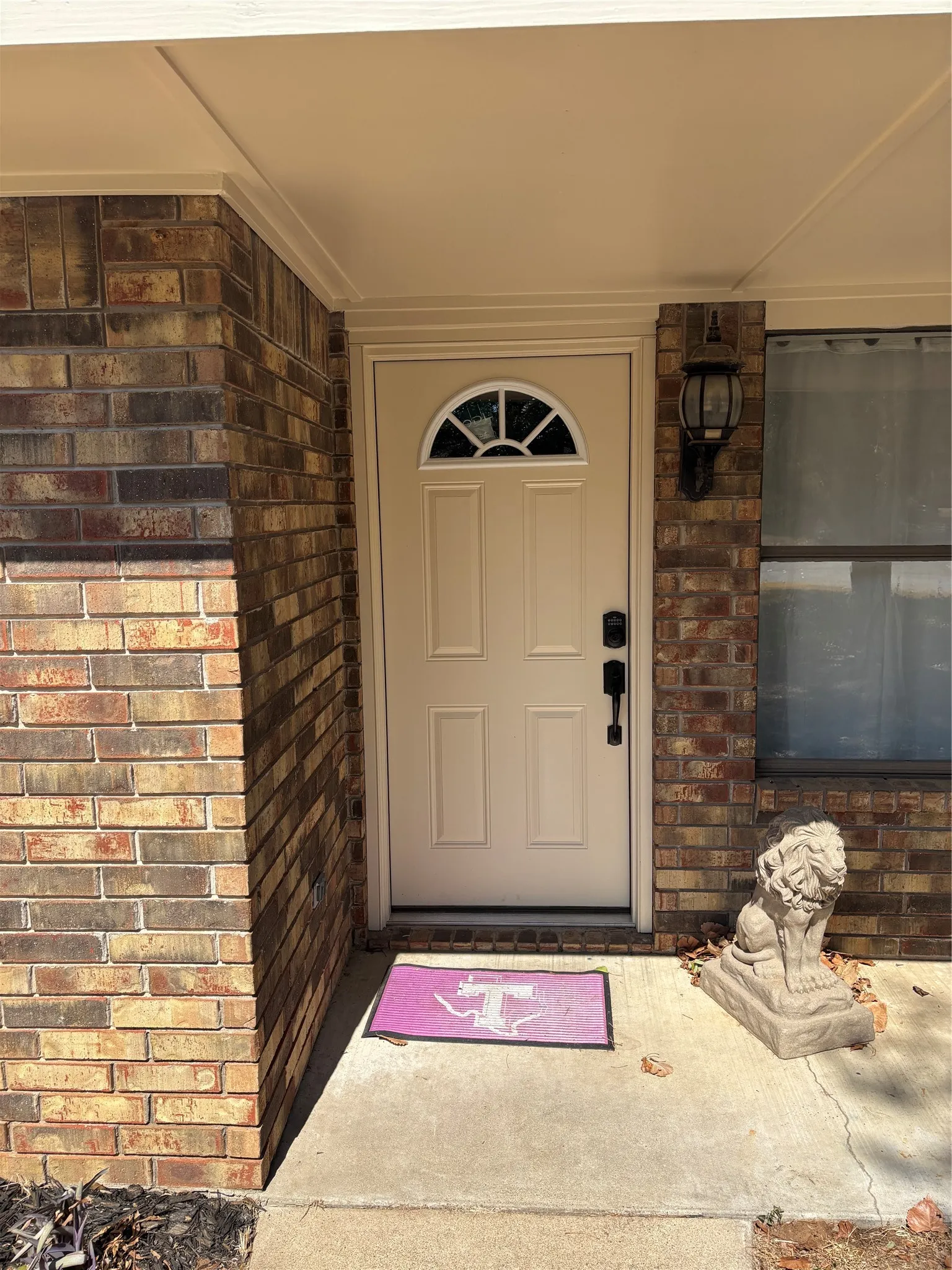 Single Family Residence For Sale in Erath County , 1405 N Prairie Wind Boulevard, Stephenville, Texas 76401, 4 Bedroom, 3 Bathroom, 2 Garage spaces, 1,772 Sqft, built in 1983, Preowned, mls#20813306, Real Estate Agent in Stephenville, Homes For Sale in Erath county, Homes For Sale in Stephenville, Realtor in Stephenville Texas, Real Estate Brokerage Independent Realty Texas, Luminita Cordes Realtor