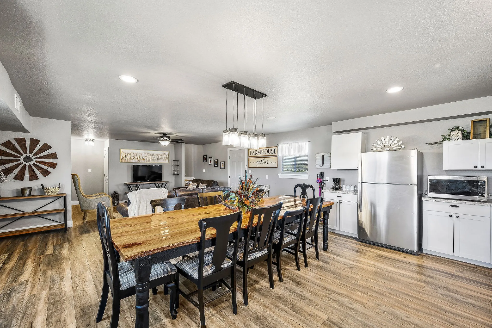 Single Family Residence For Sale in Hamilton County , 2171 County Road 419, Evant, Texas 76525, 3 Bedroom, 3 Bathroom, Garage spaces, 1,440 Sqft, built in 2018, mls#20824200, Real Estate Agent in Evant, Homes For Sale in Hamilton county, Homes For Sale in Evant, Realtor in Evant Texas, Real Estate Brokerage Independent Realty Texas, Luminita Cordes Realtor